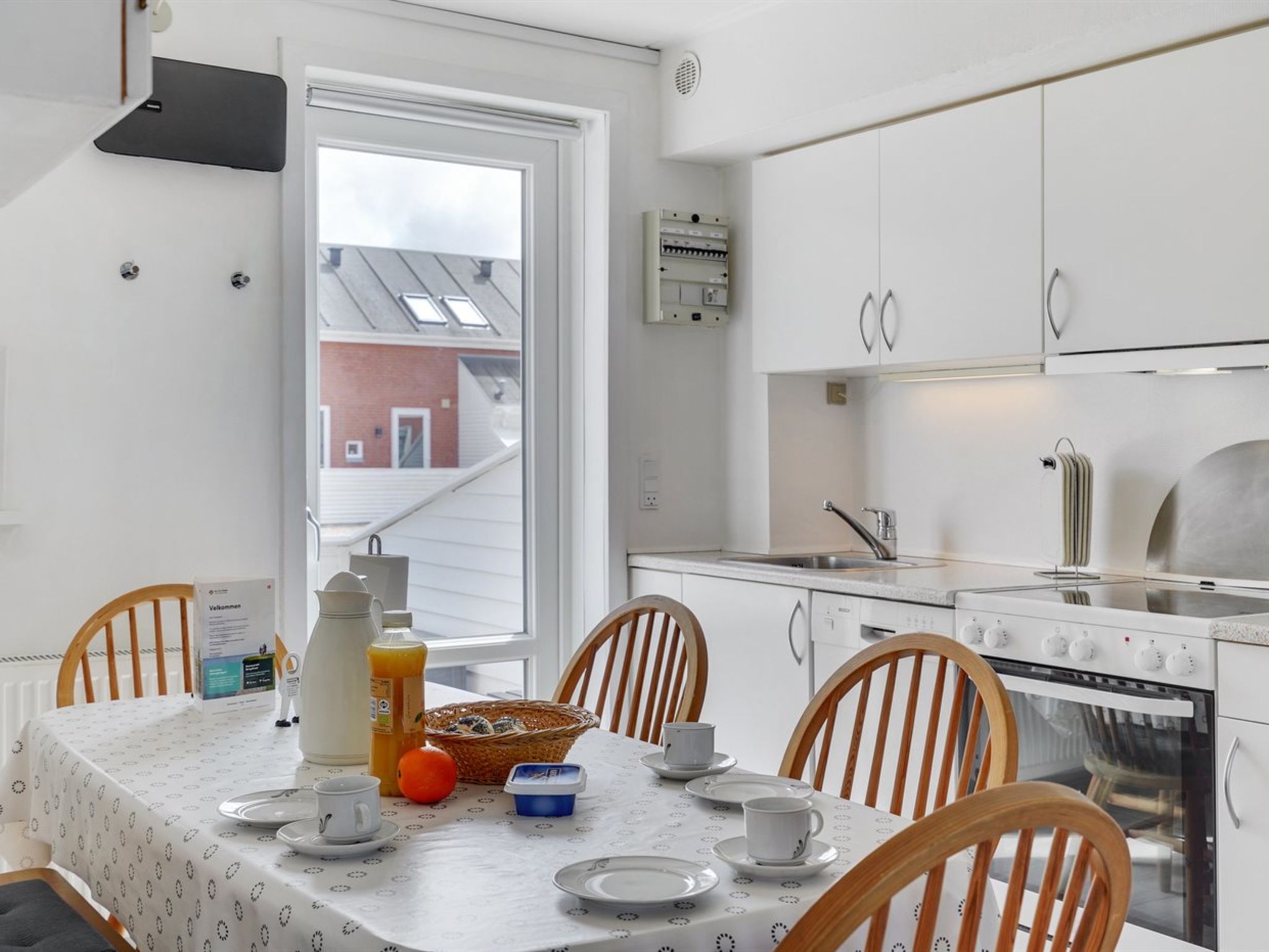 "Mariam" - 2.3km from the sea - Binnen