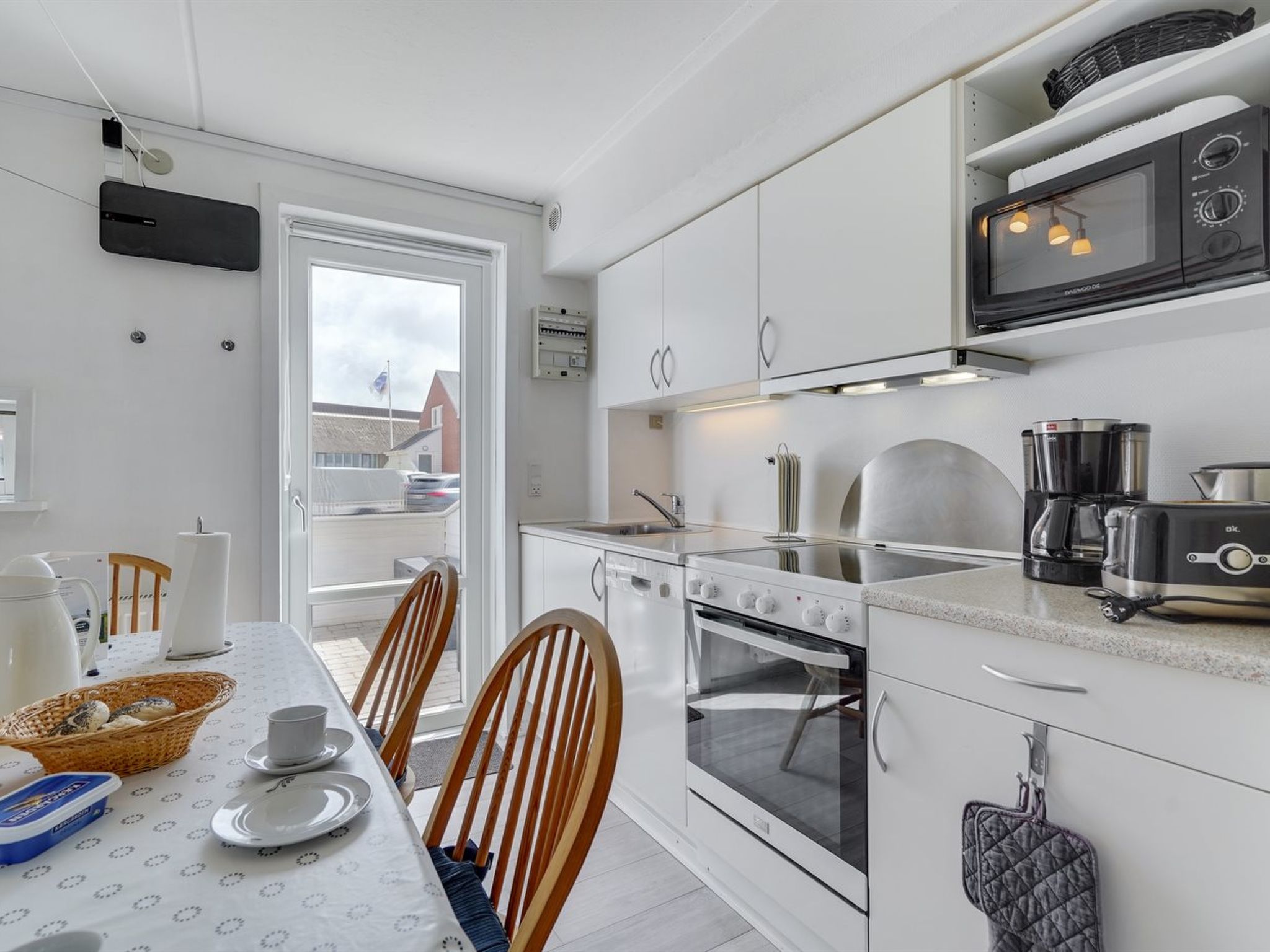 "Mariam" - 2.3km from the sea - Binnen