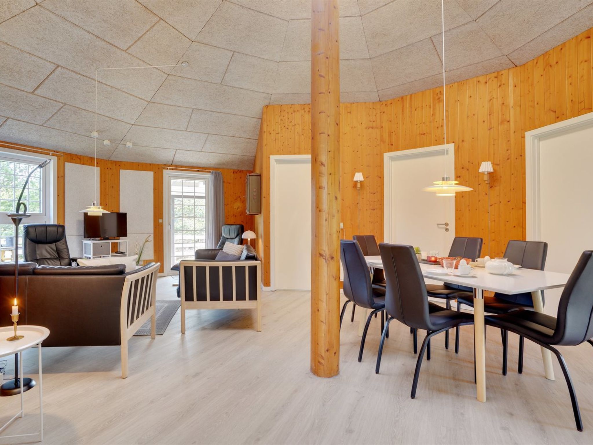 "Mariette" - 3.1km from the sea - Binnen