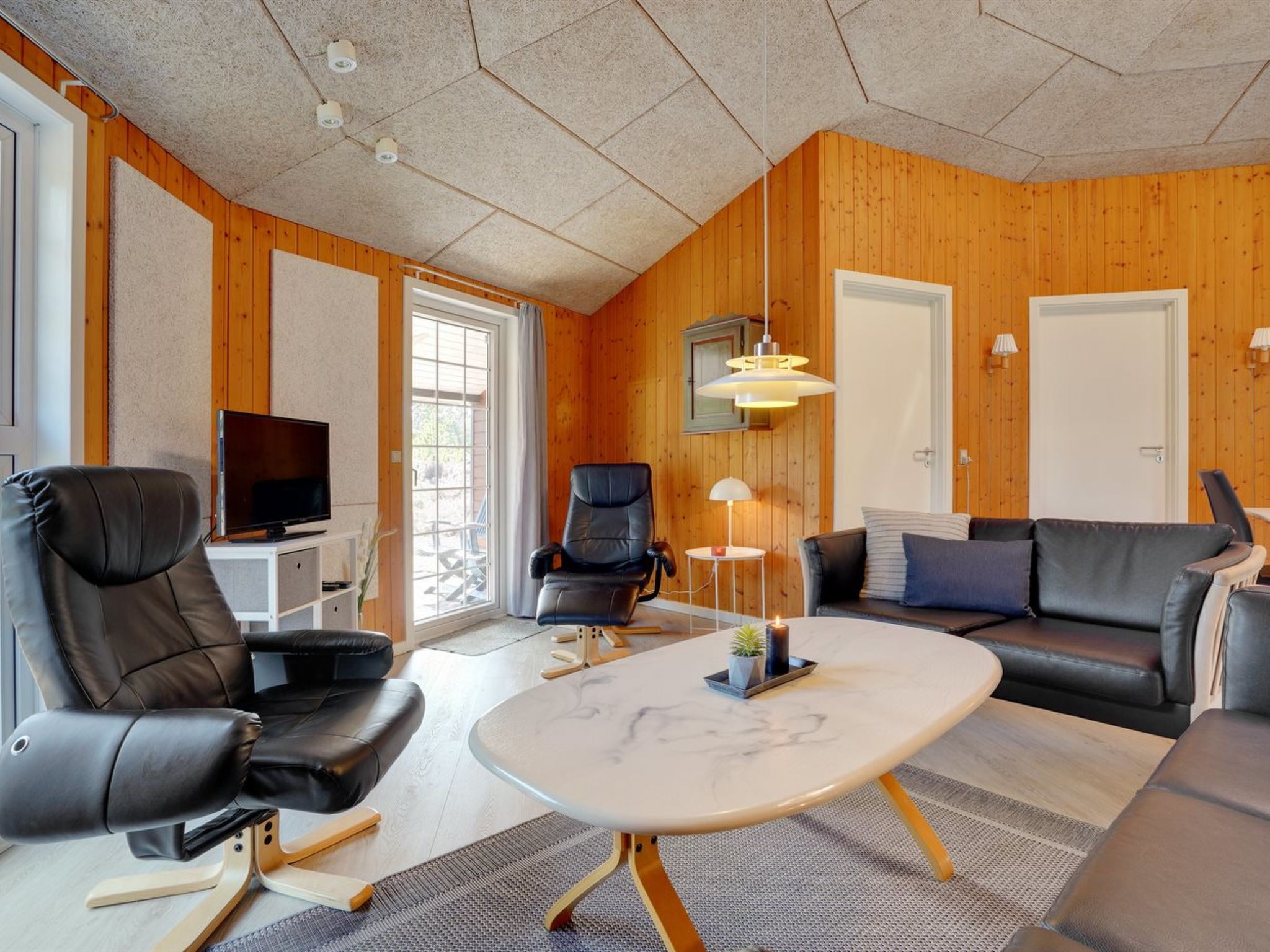 "Mariette" - 3.1km from the sea - Binnen
