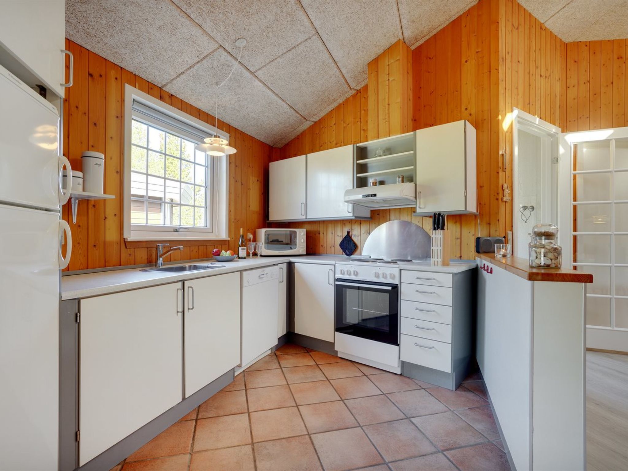 "Mariette" - 3.1km from the sea - Binnen