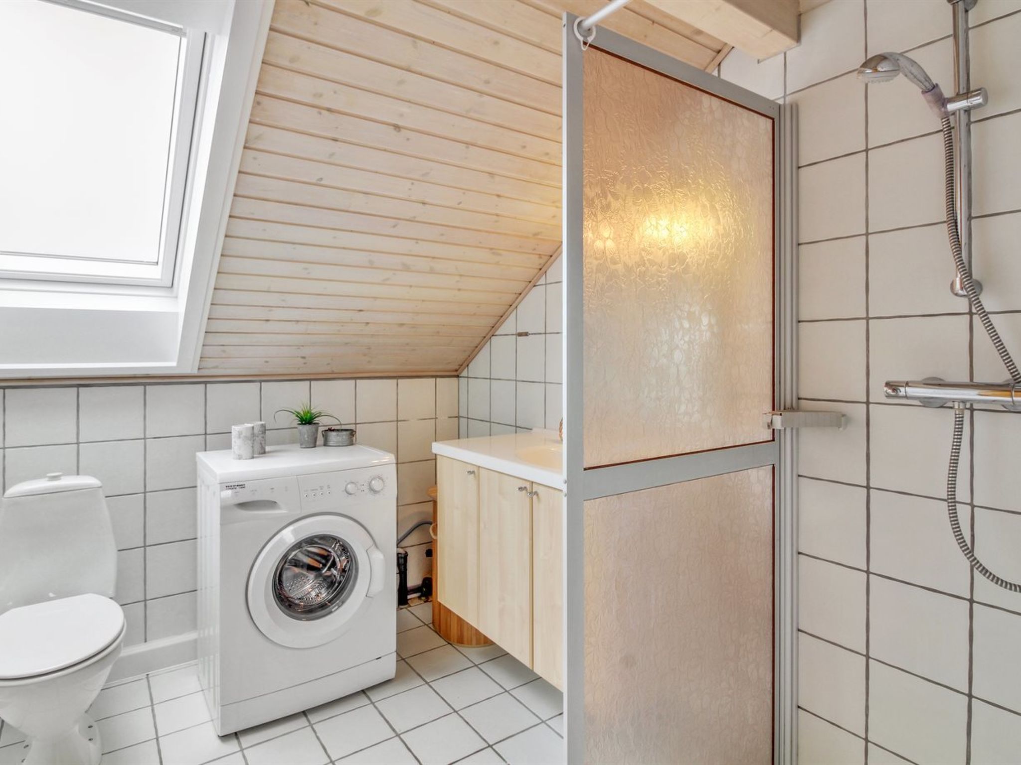 "Odger" - 2.3km from the sea - Binnen