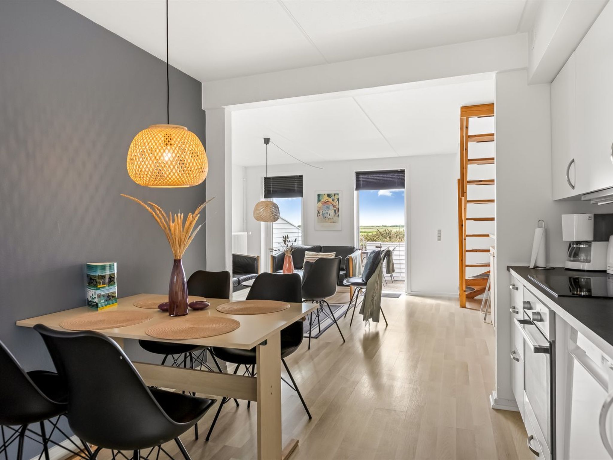 "Drita" - 2.3km from the sea-Binnen