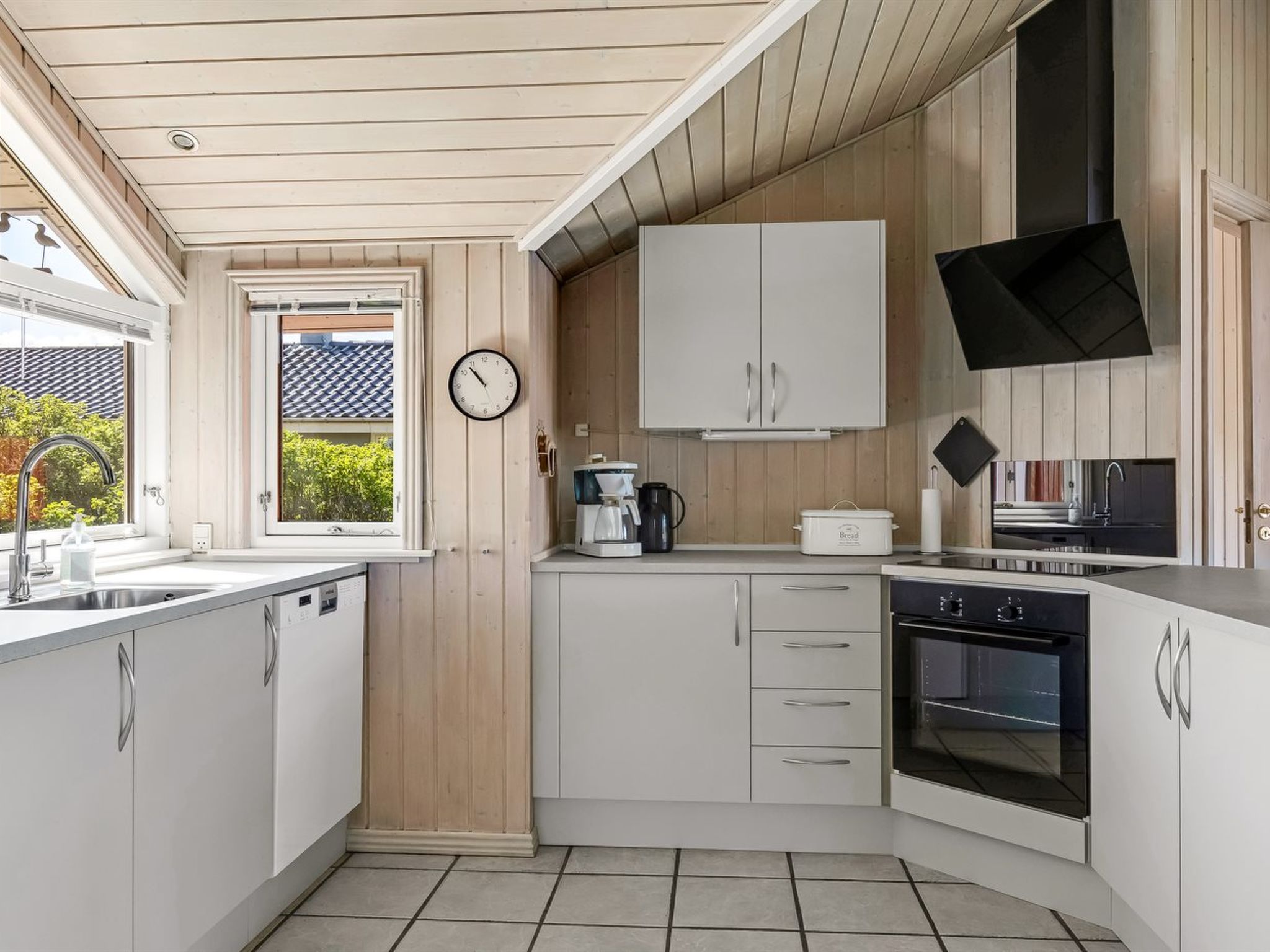 "Hermandine" - 700m from the sea - Binnen