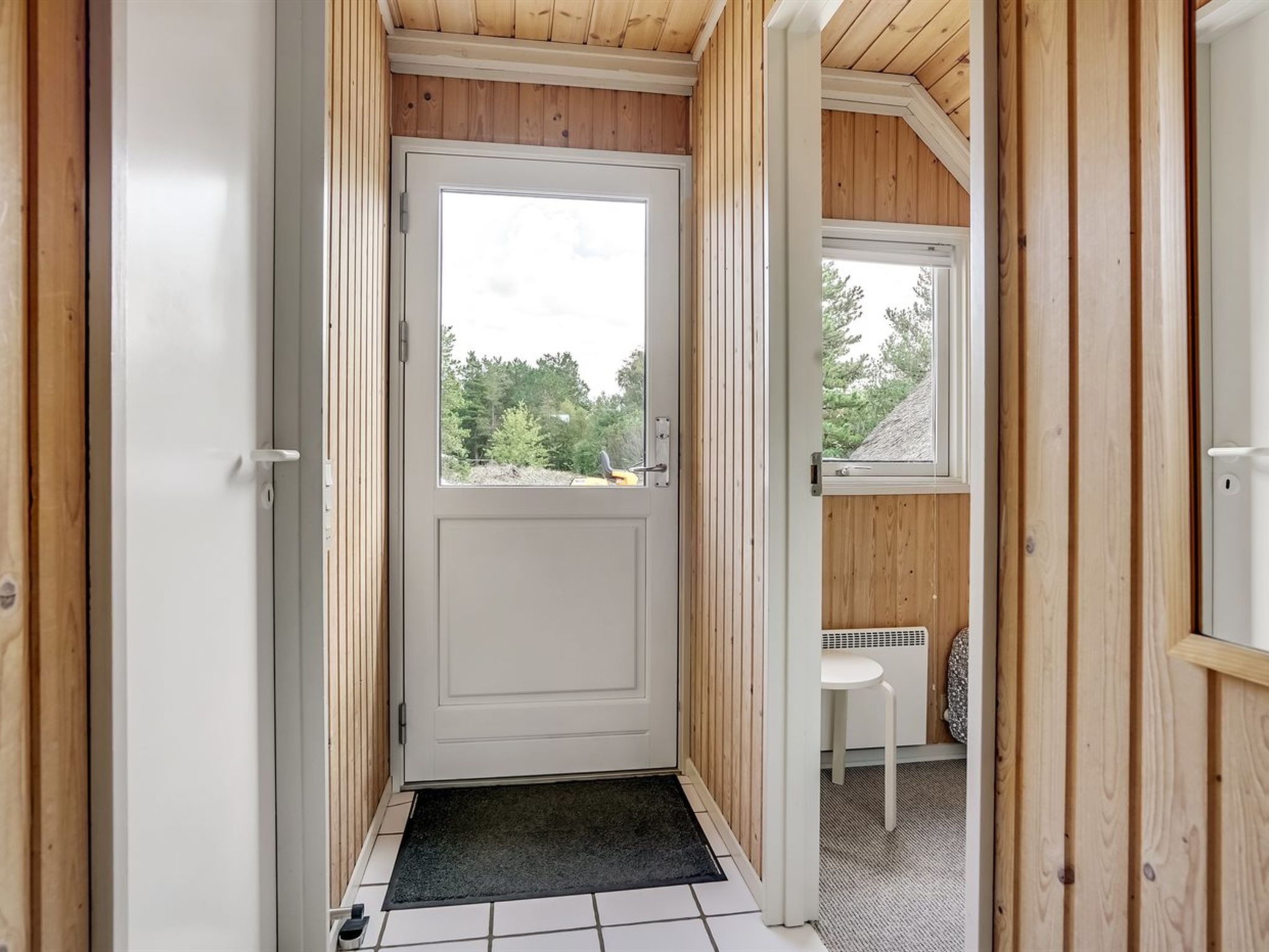 "Wale" - 3.3km from the sea - Binnen