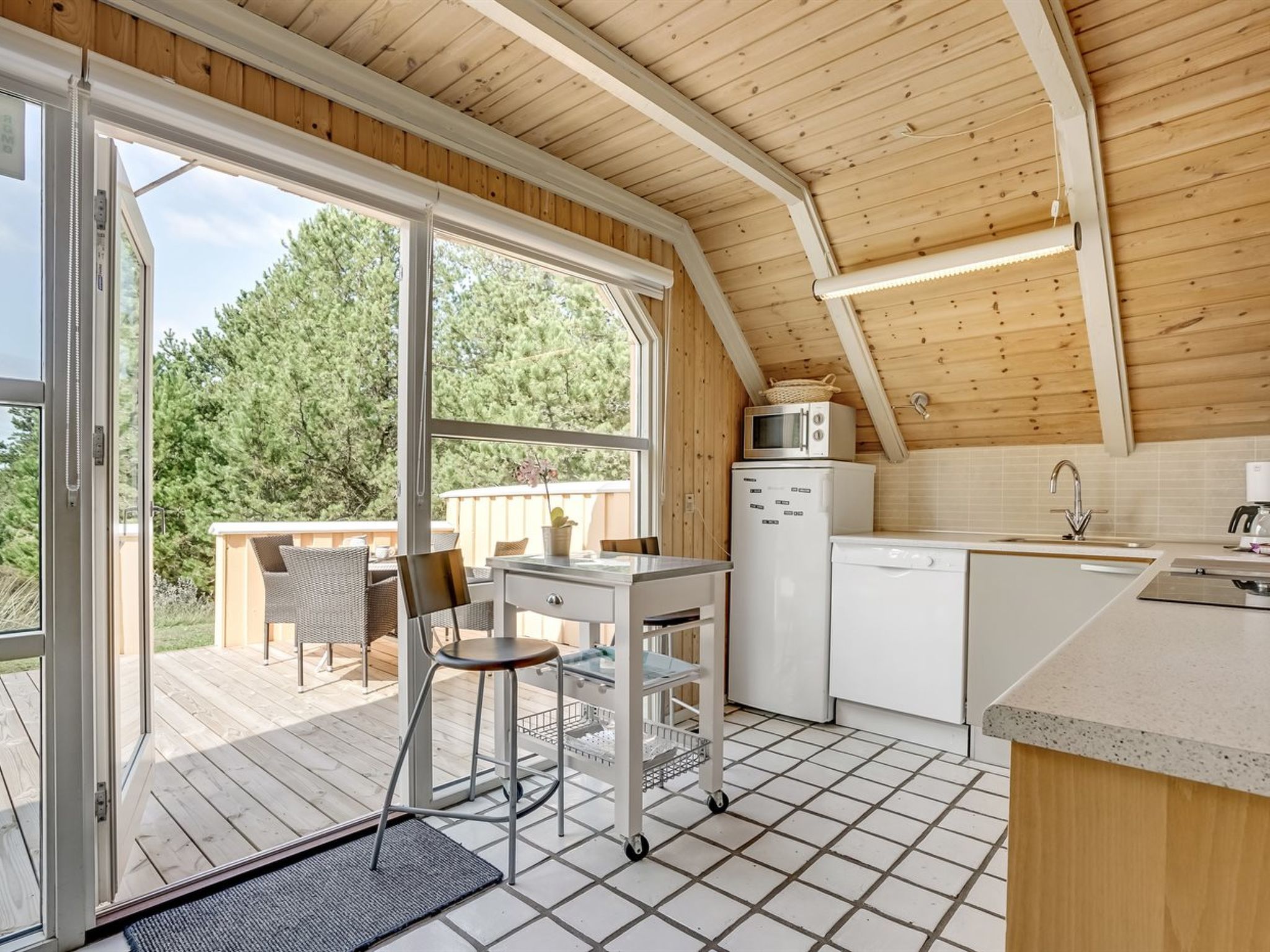 "Wale" - 3.3km from the sea - Binnen