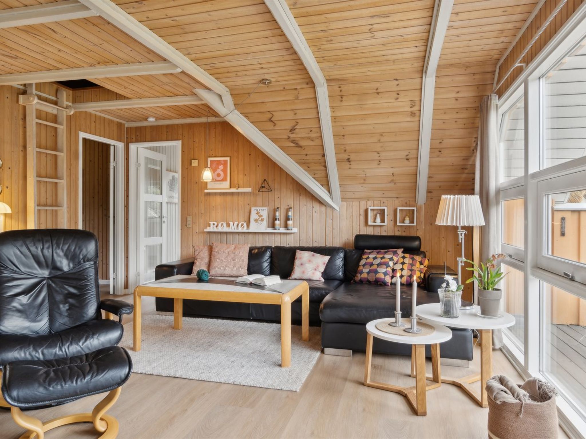 "Wale" - 3.3km from the sea - Binnen