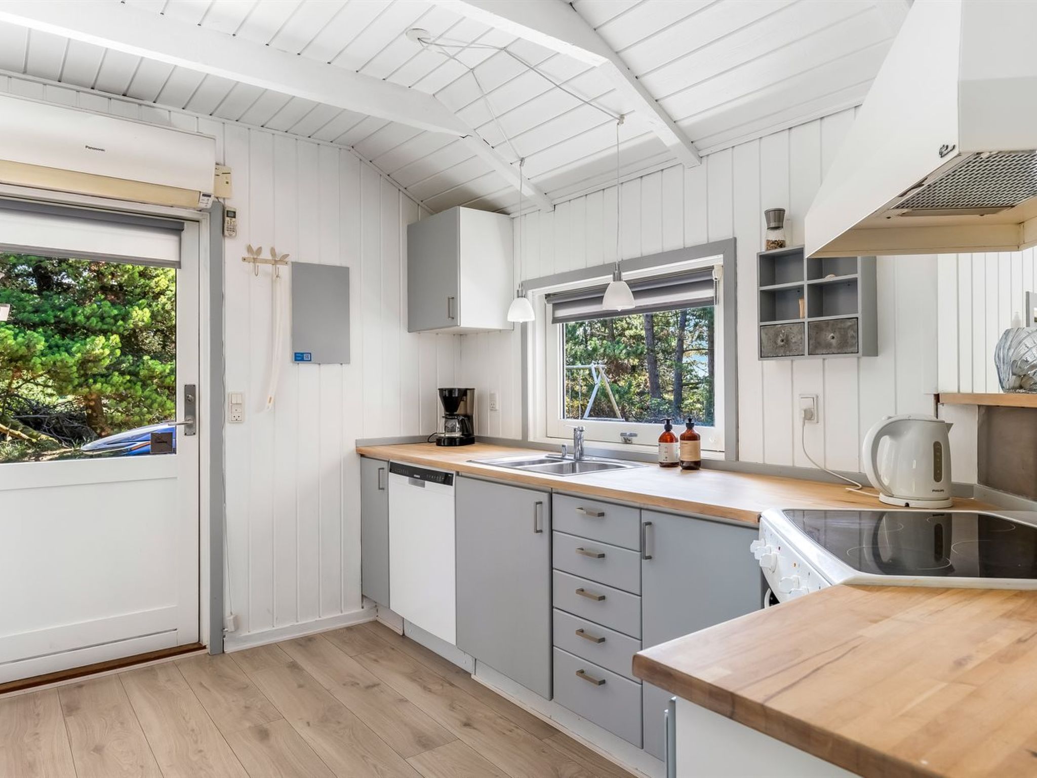 "Lin" - 2.9km from the sea - Inside