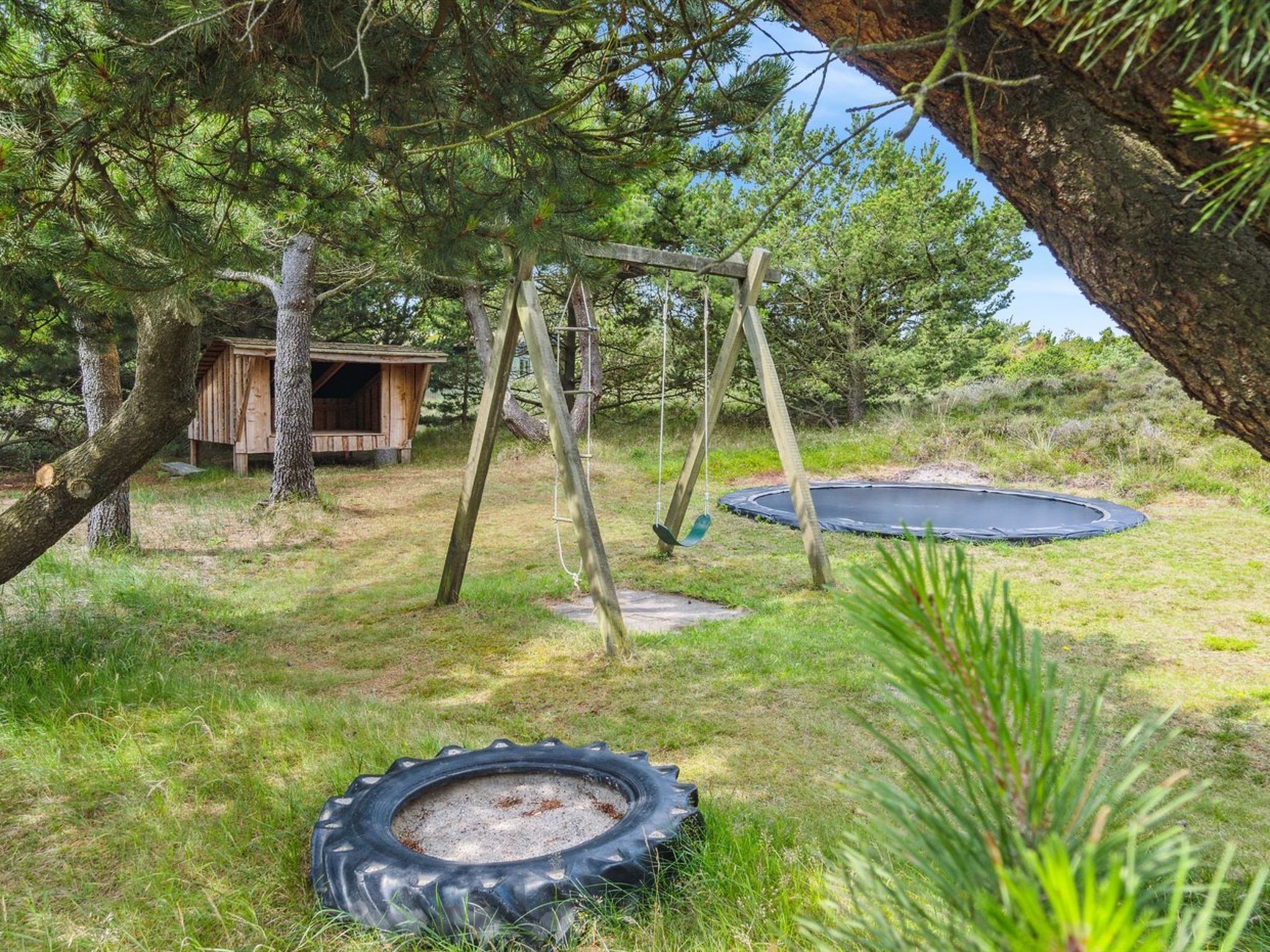 "Erlinda" - 3.1km from the sea