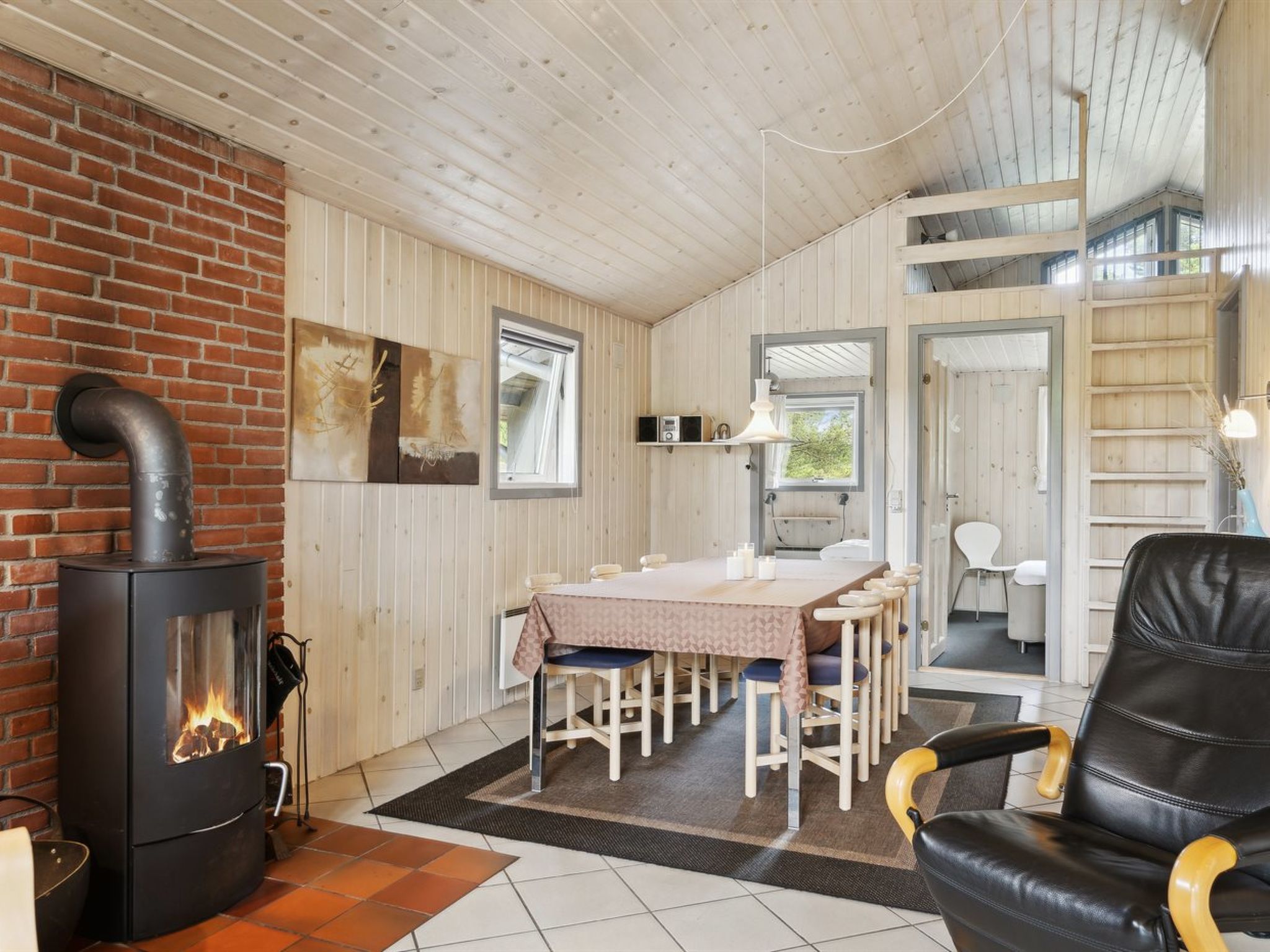 "Erlinda" - 3.1km from the sea - Binnen