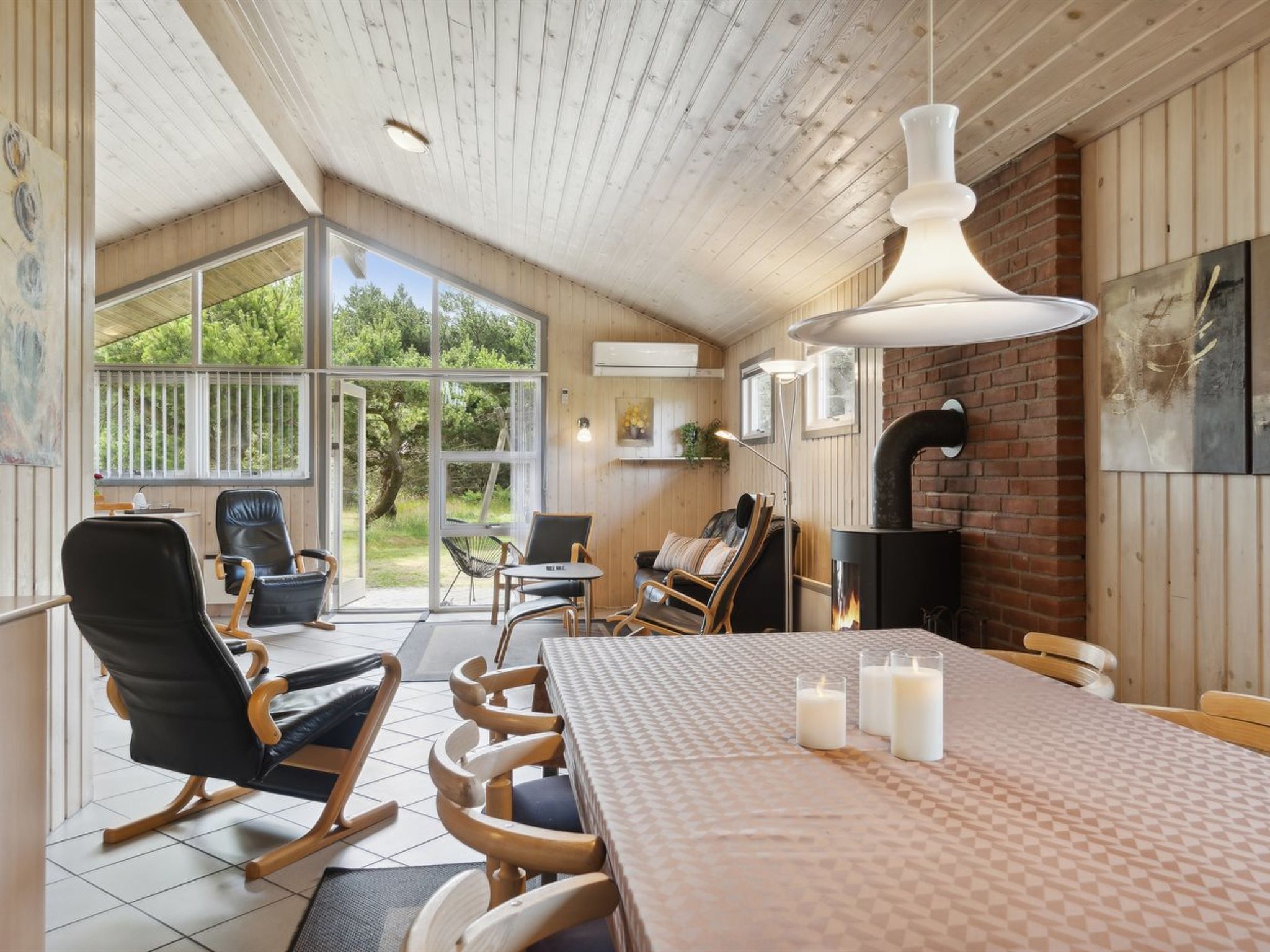 "Erlinda" - 3.1km from the sea - Binnen