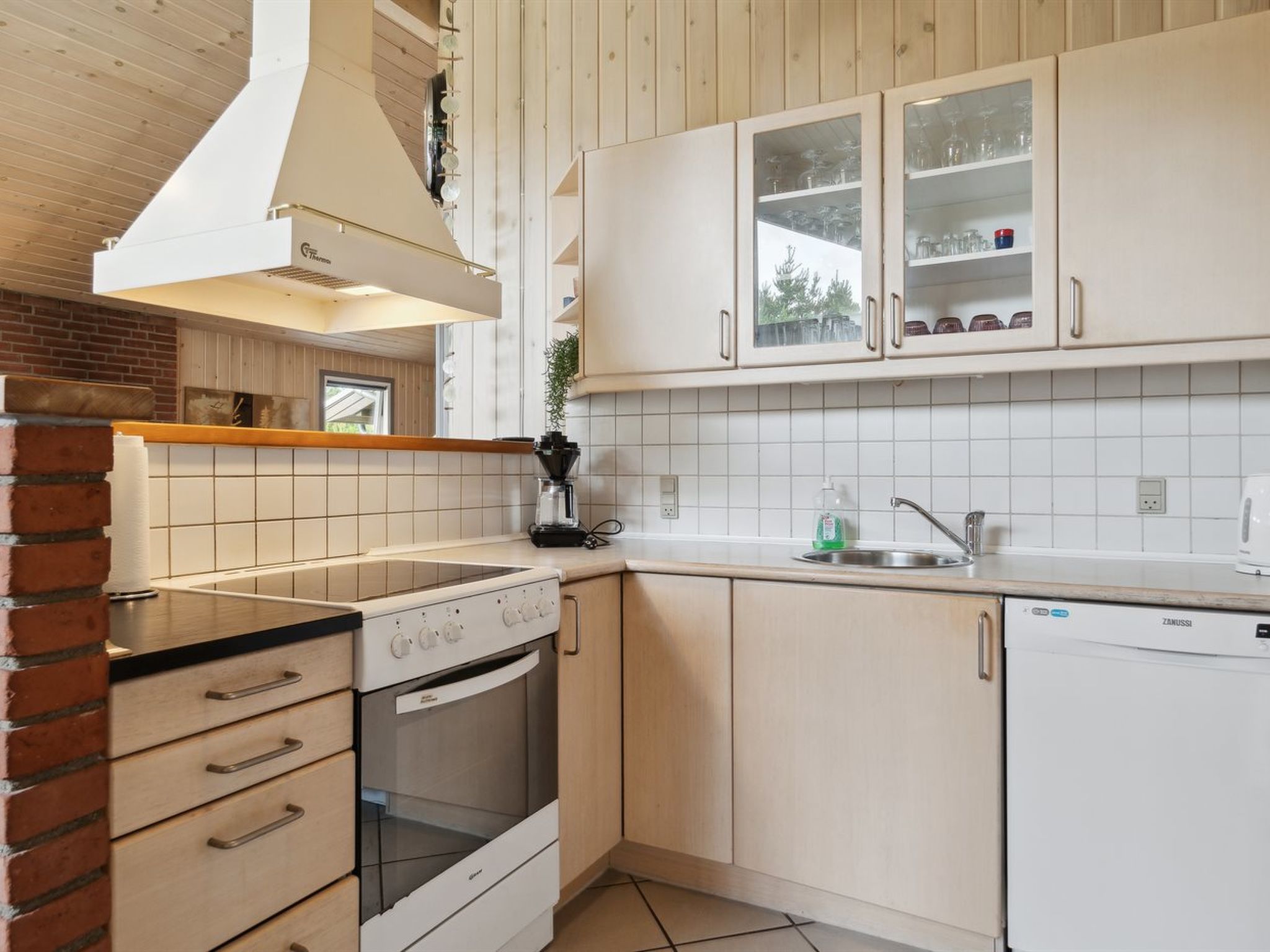 "Erlinda" - 3.1km from the sea - Binnen