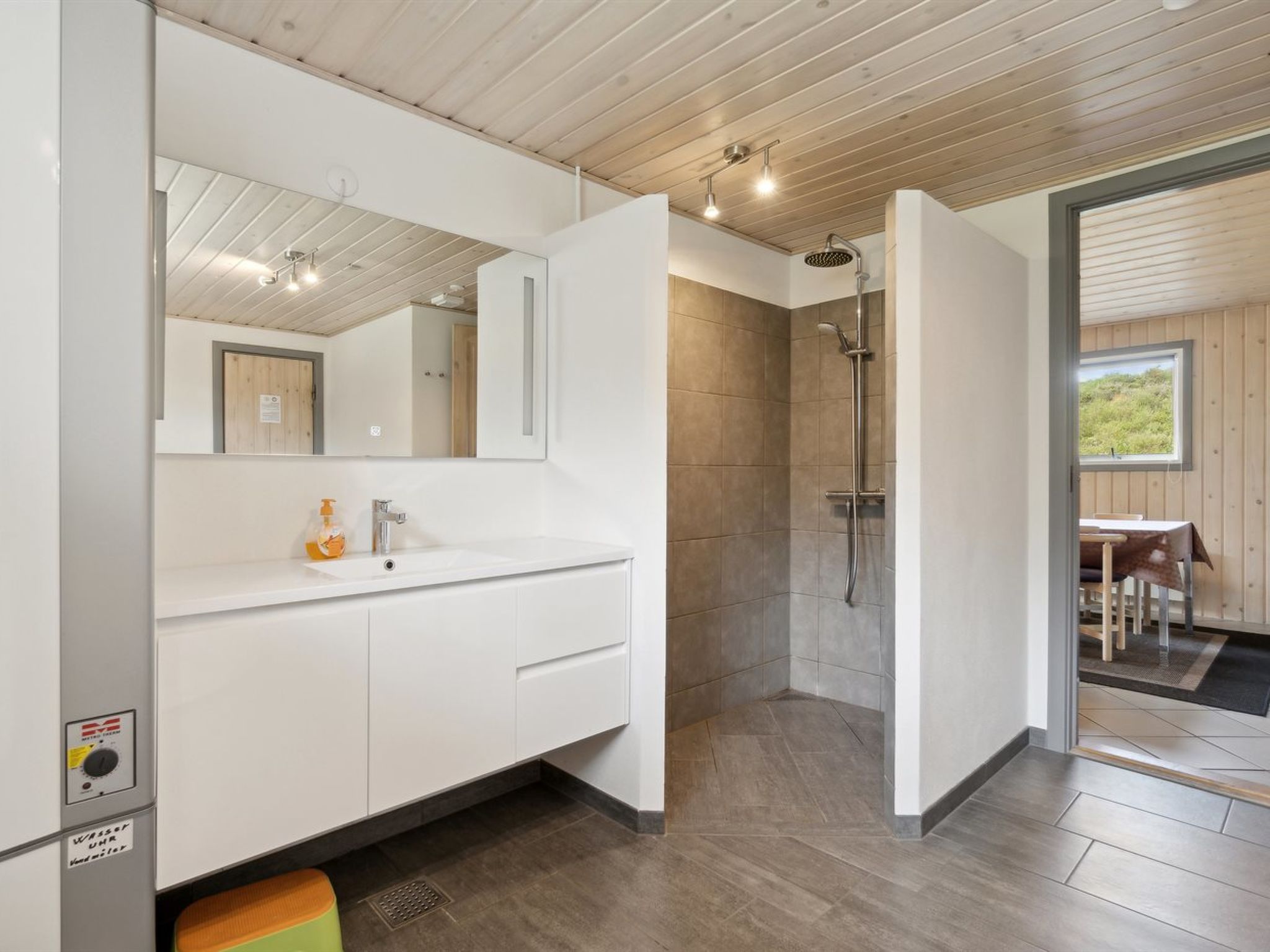 "Erlinda" - 3.1km from the sea - Binnen