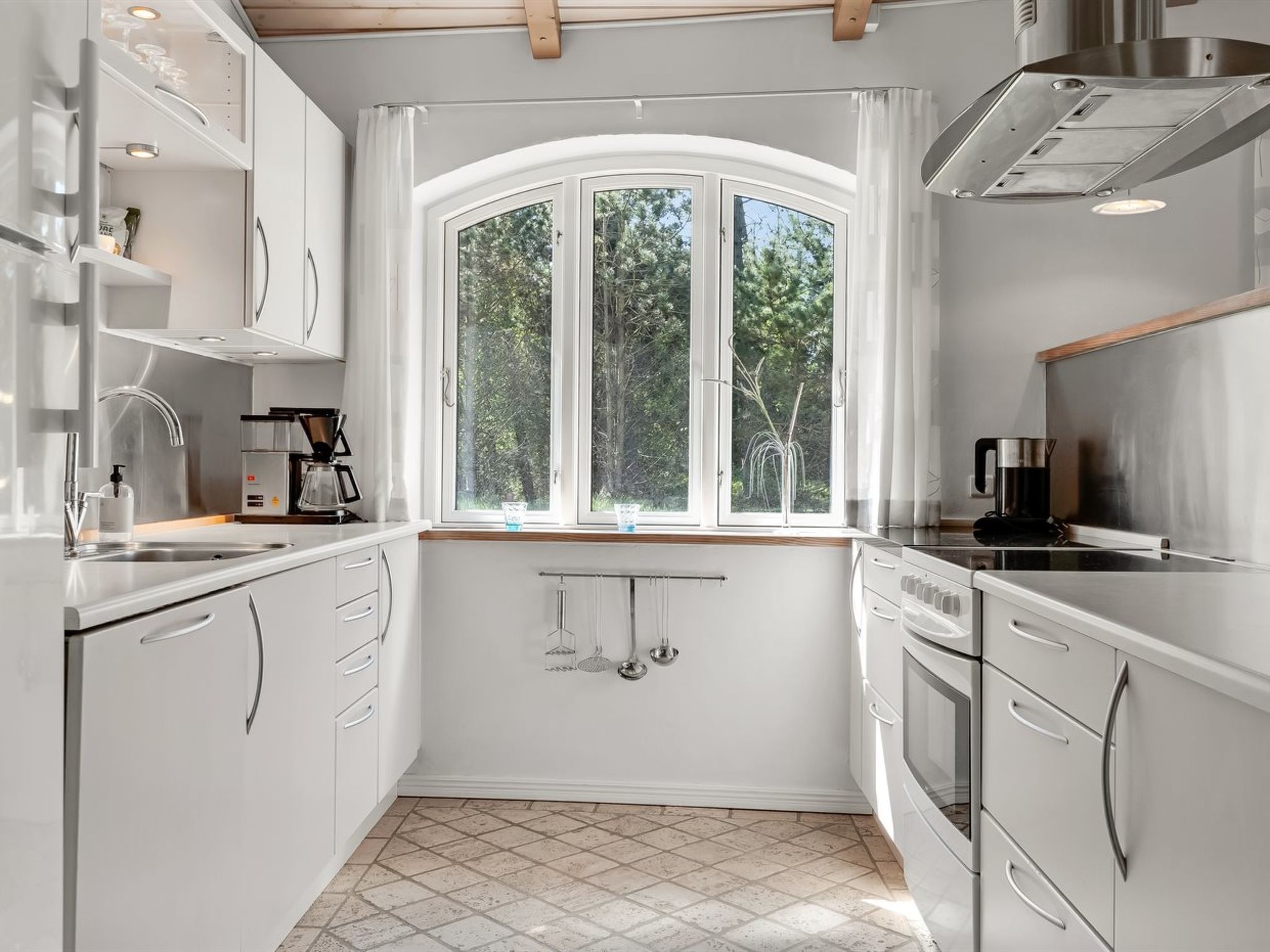 "Agusta" - 1.1km from the sea - Binnen