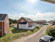 "Maylin" - 2.3km from the sea