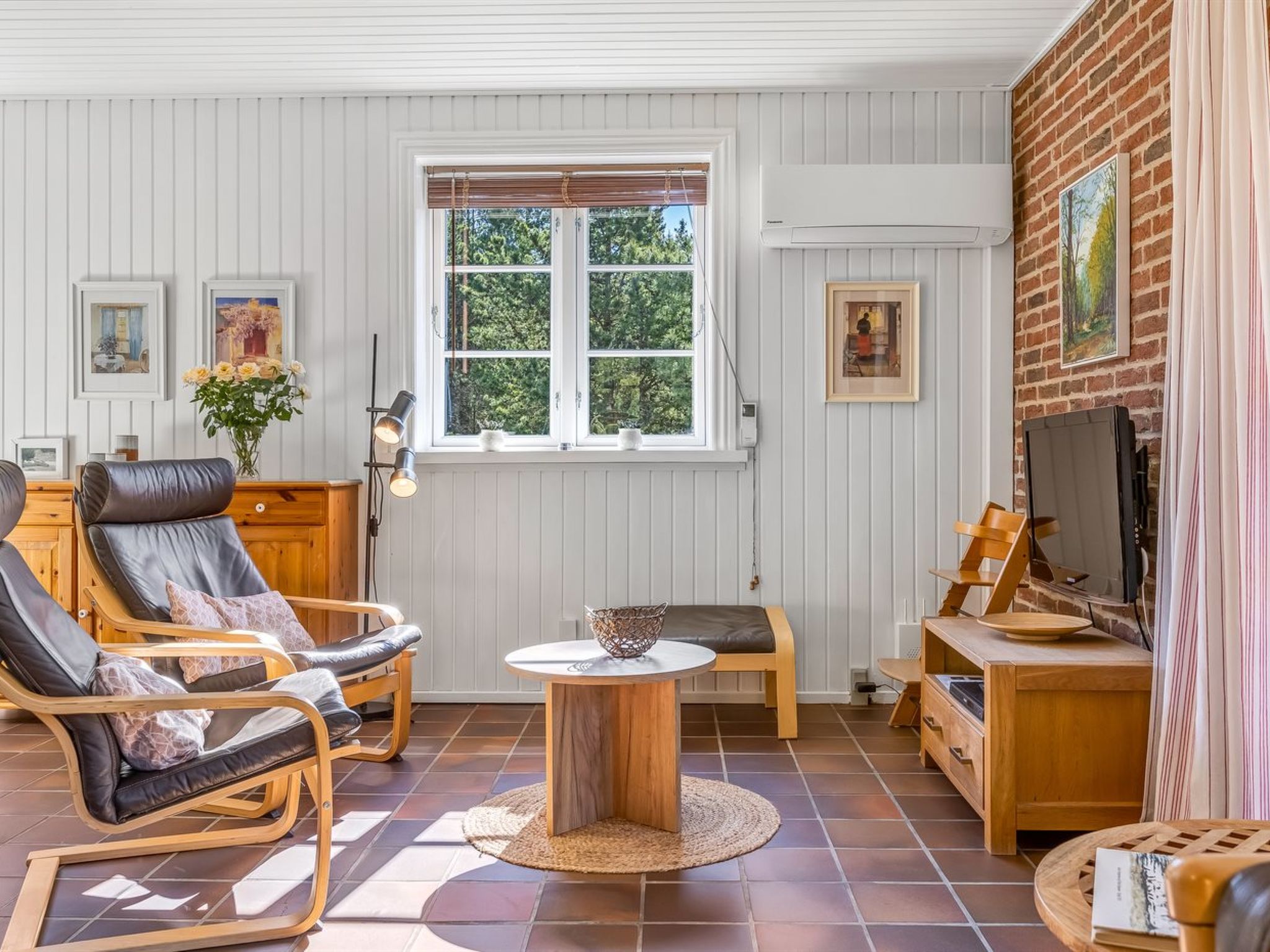 "Angret" - 3.5km from the sea-Inside