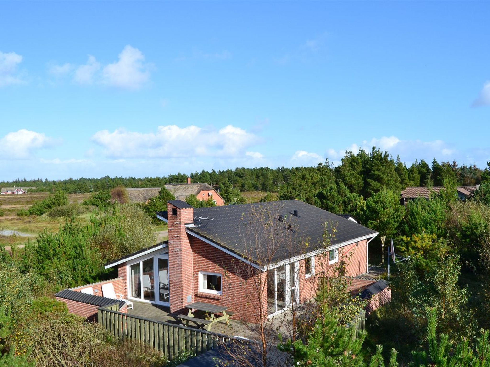 "Elsy" - 2.6km from the sea