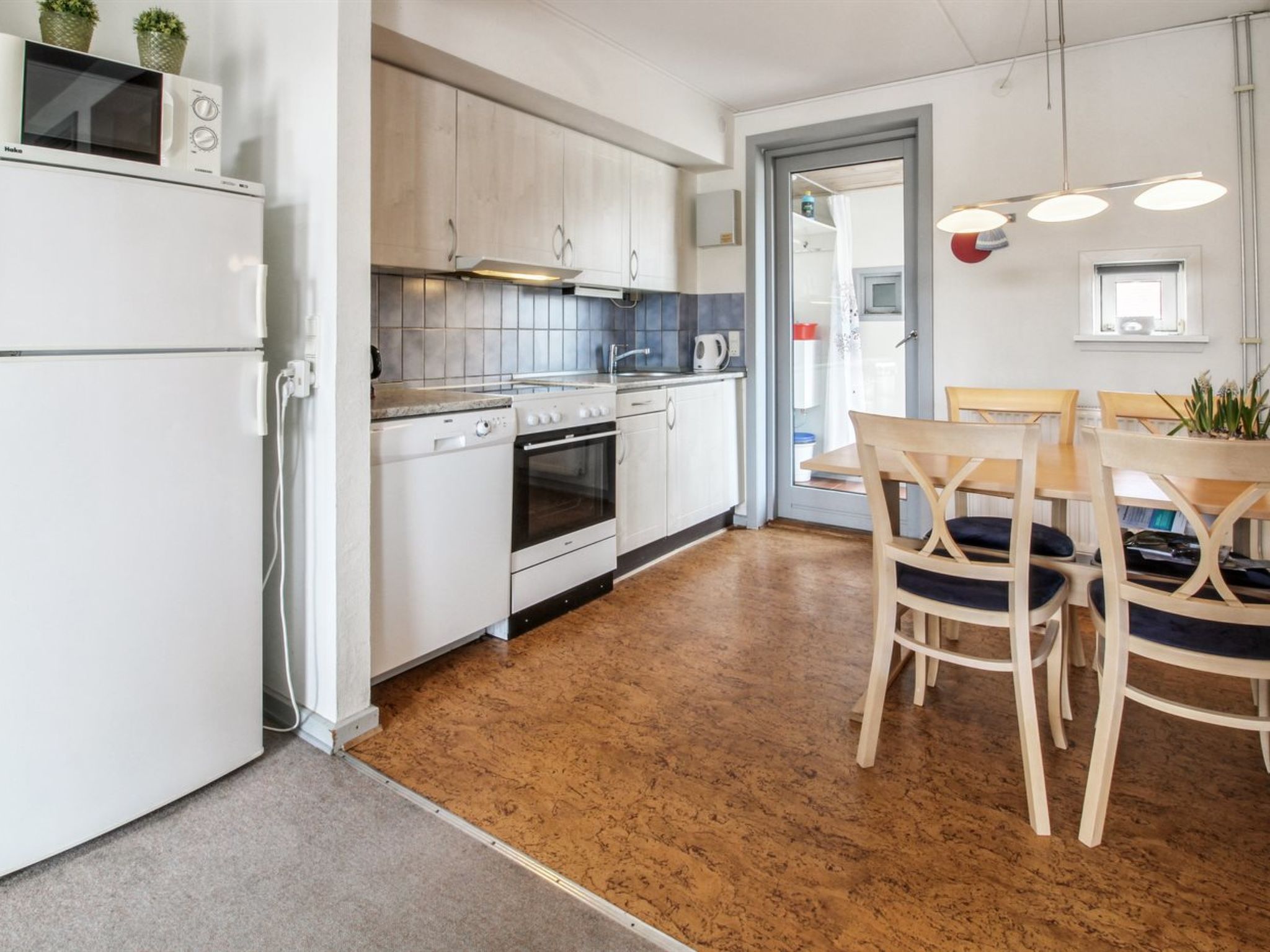 "Rebus" - 2.3km from the sea - Inside