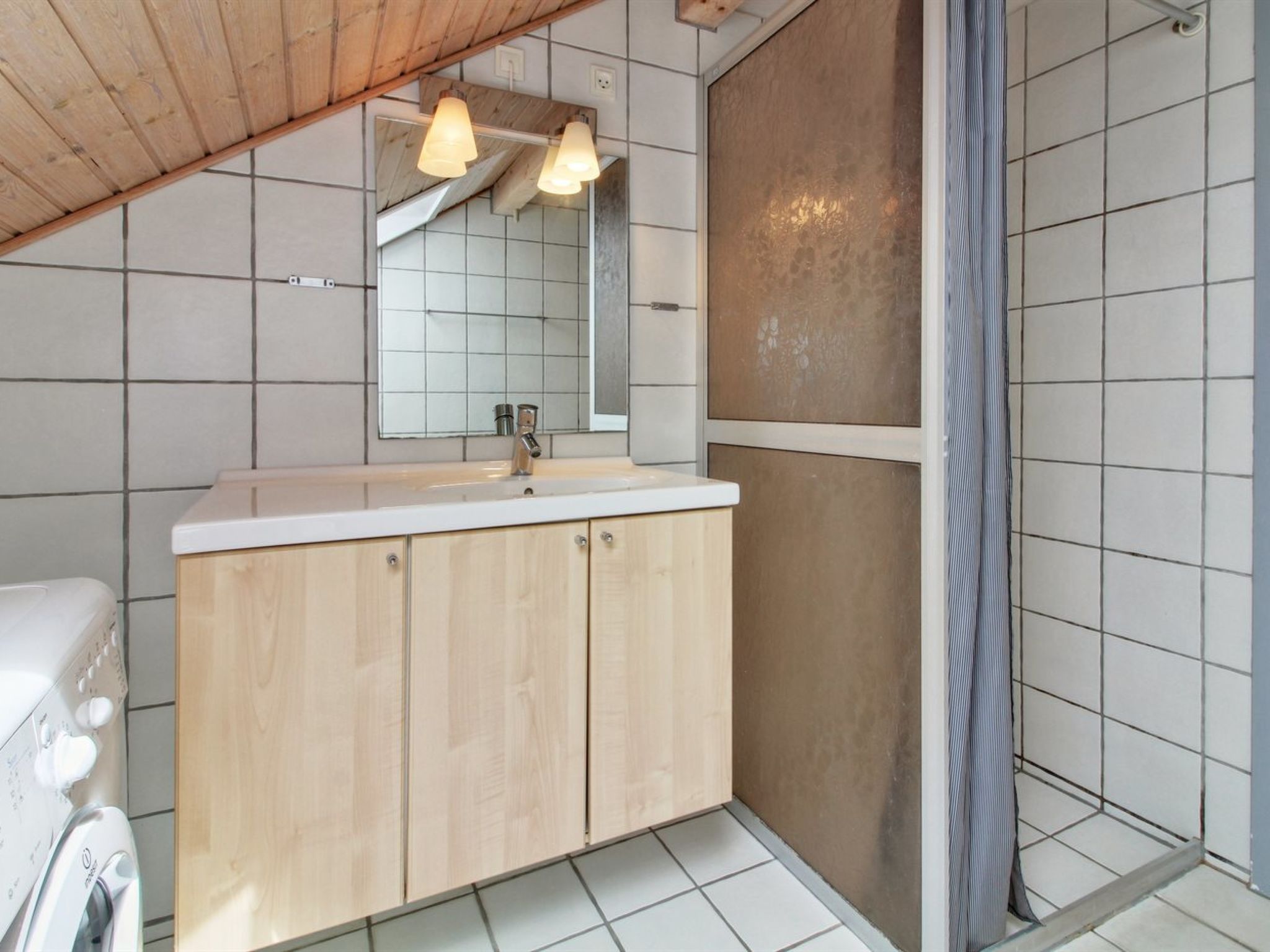 "Rebus" - 2.3km from the sea - Inside