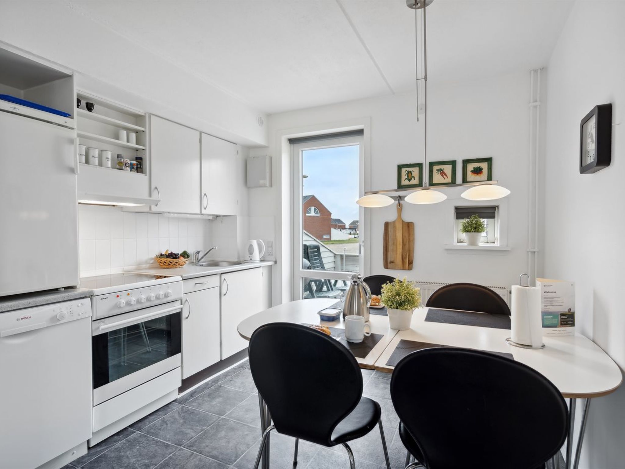 "Aldora" - 2.3km from the sea - Binnen