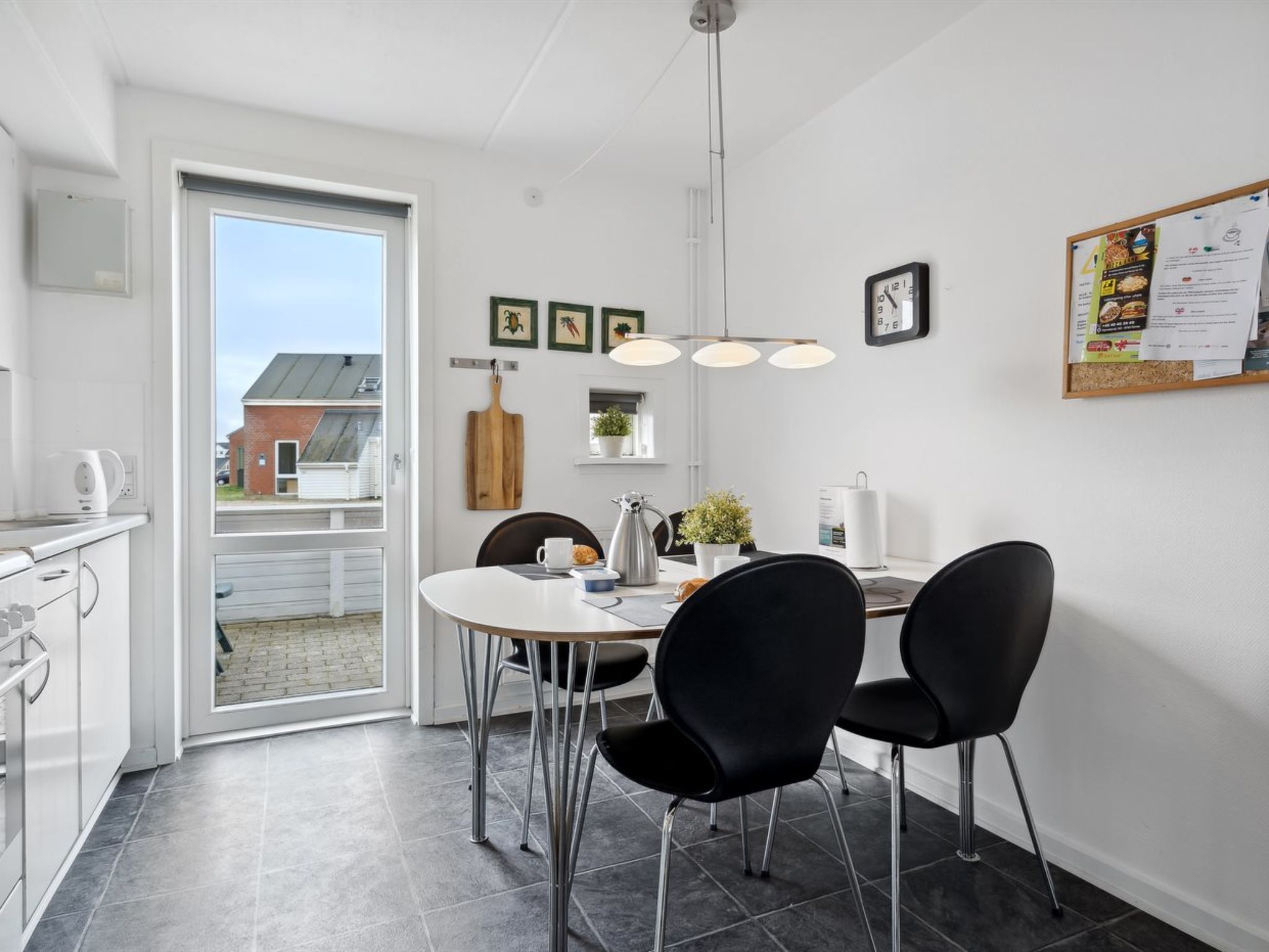 "Aldora" - 2.3km from the sea - Binnen
