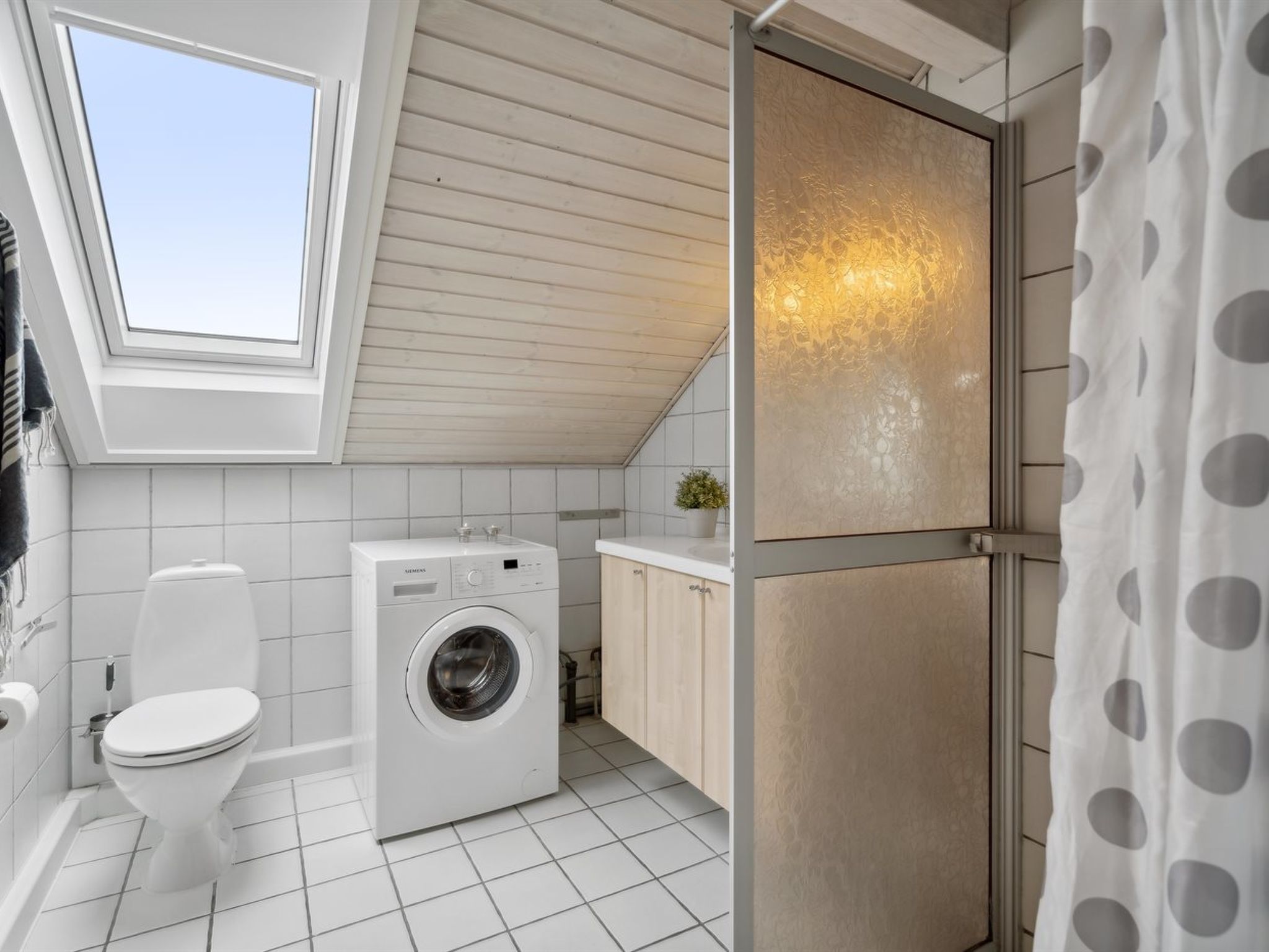 "Aldora" - 2.3km from the sea - Binnen