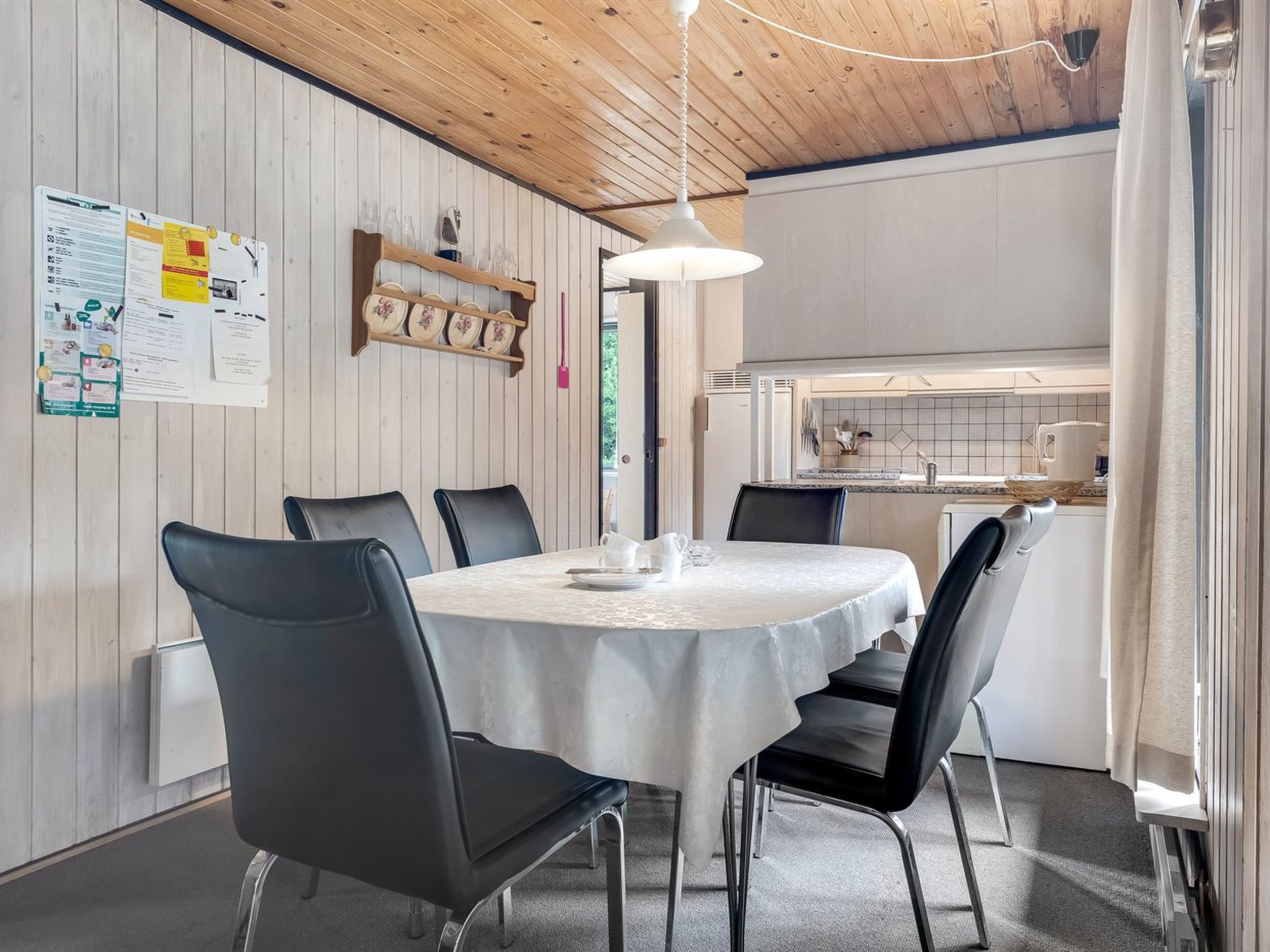 "Falki" - 2.5km from the sea - Binnen