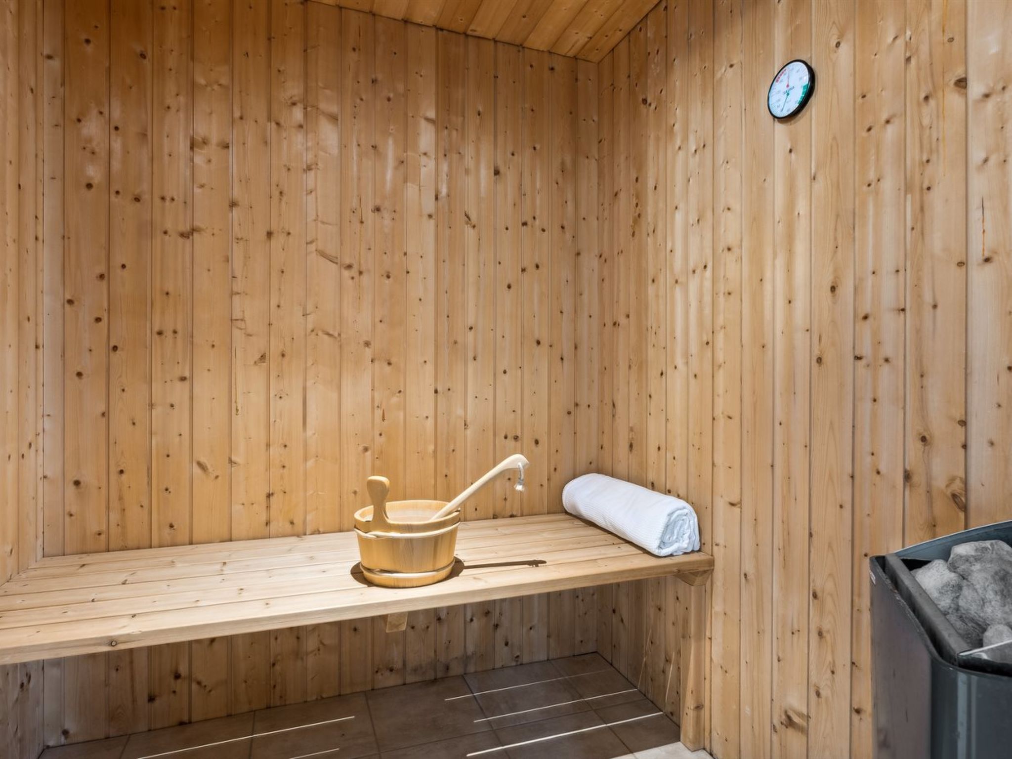 "Spurv" - 1.8km from the sea - Inside