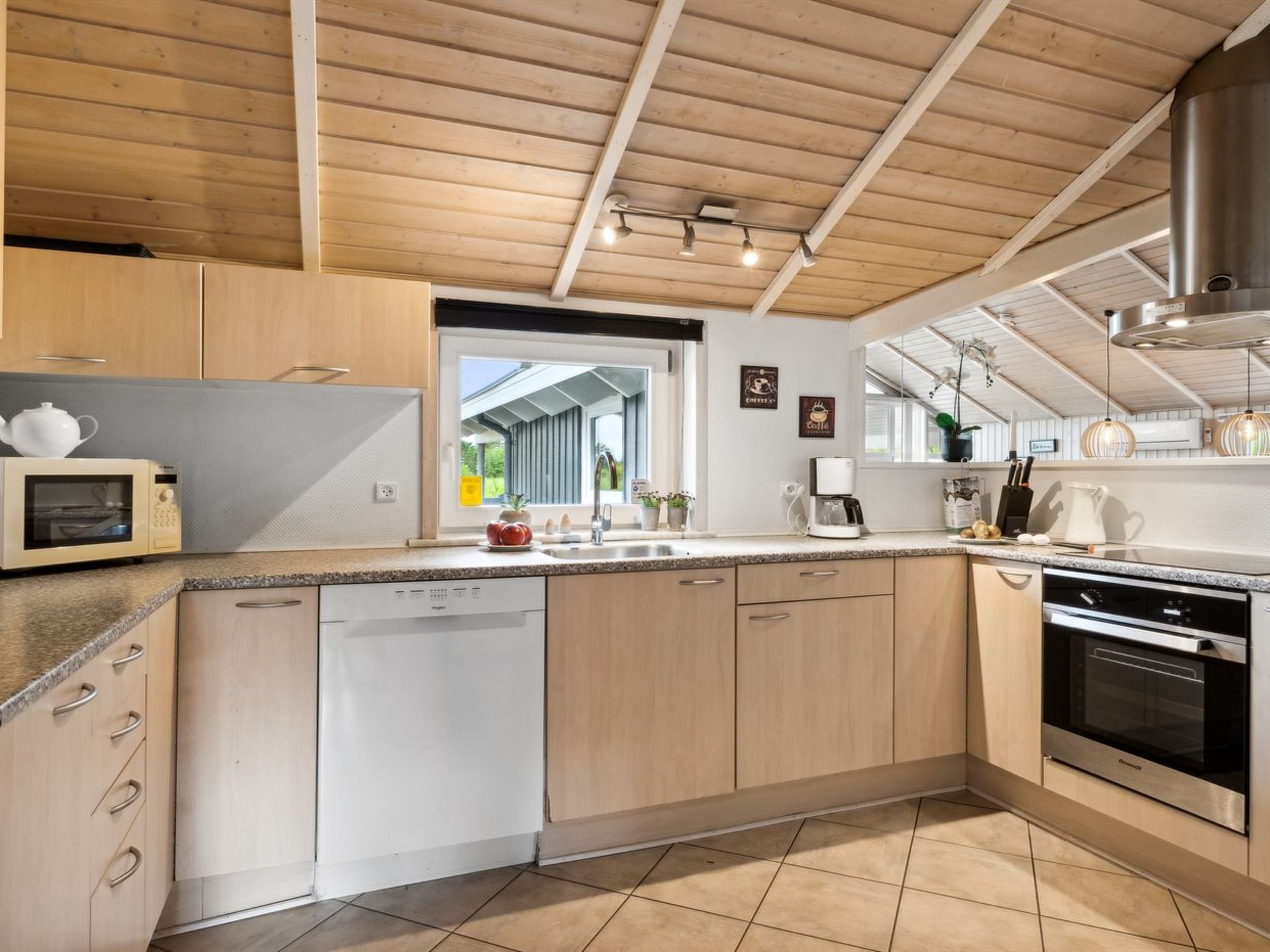 "Spurv" - 1.8km from the sea - Inside