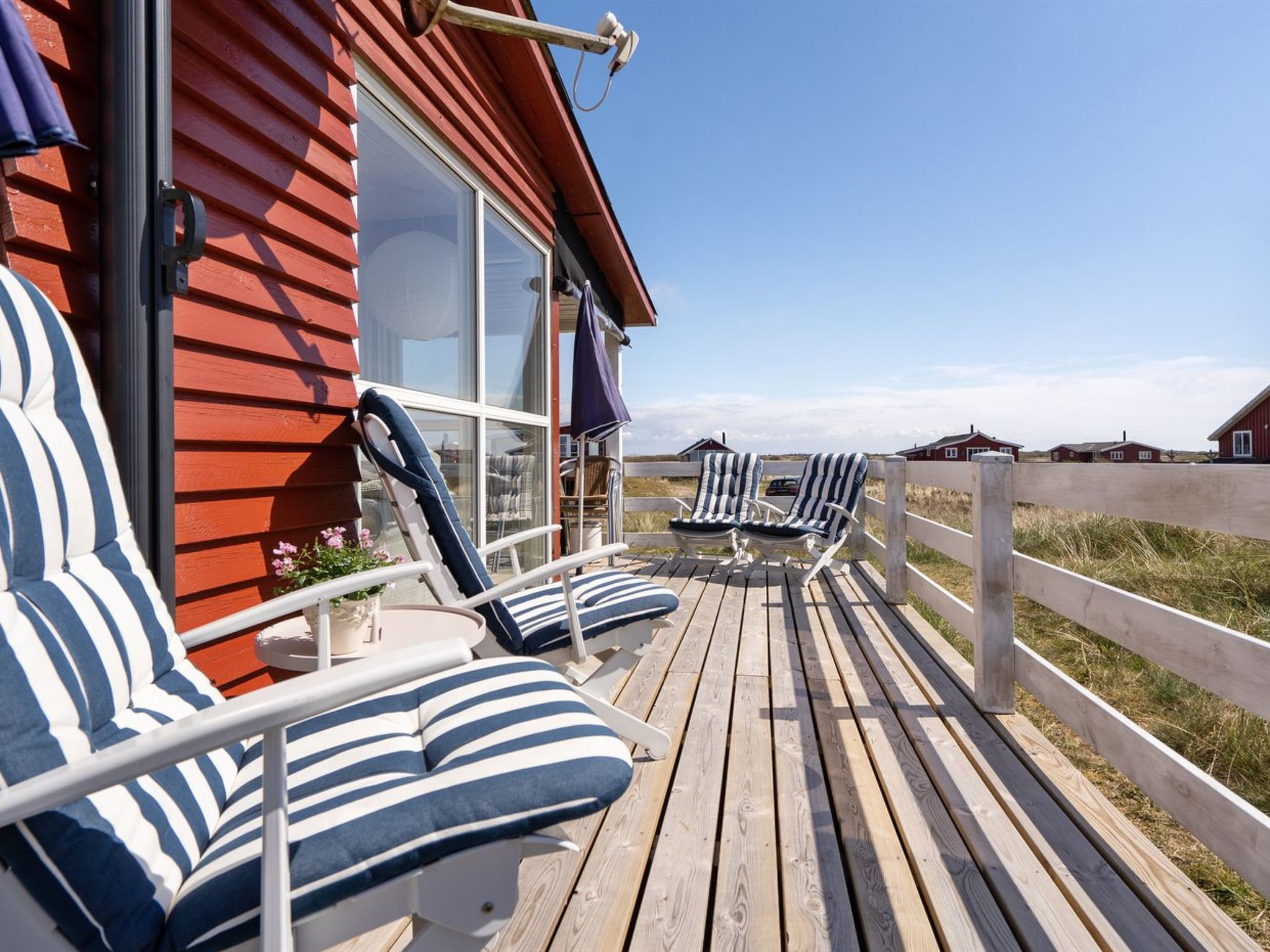 "Blomma" - 350m from the sea - Buiten