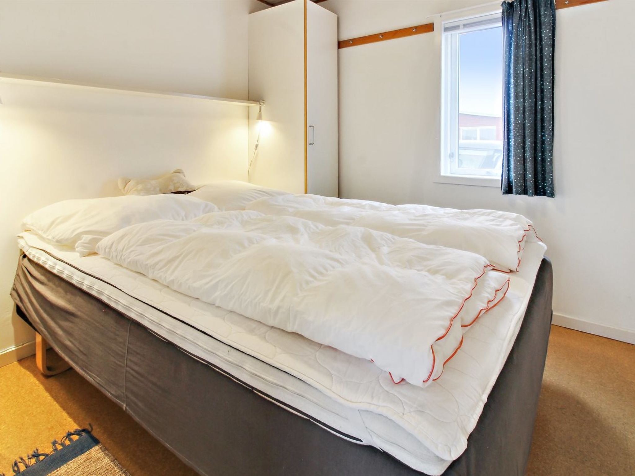 "Blomma" - 350m from the sea - Binnen