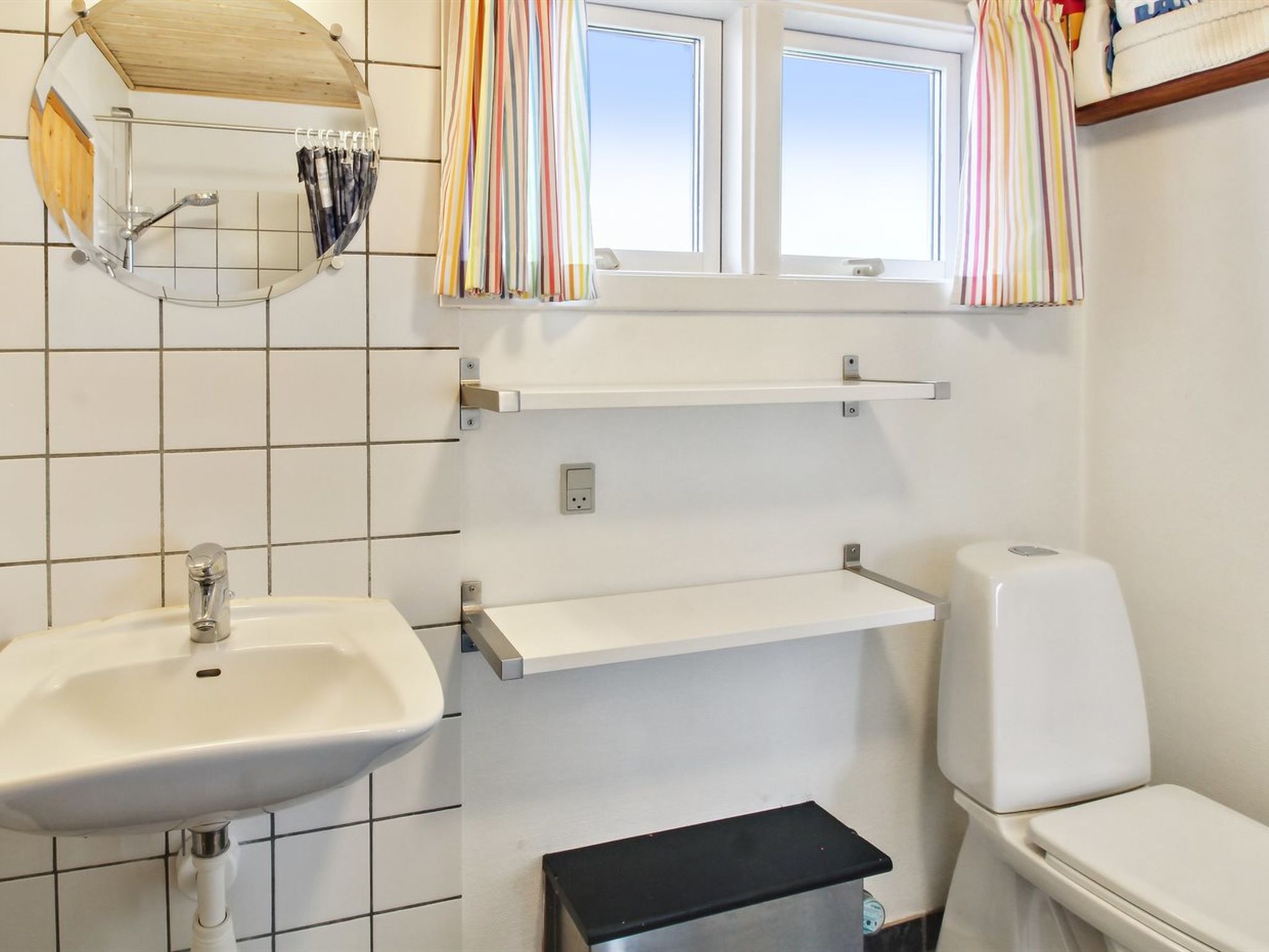 "Blomma" - 350m from the sea - Binnen