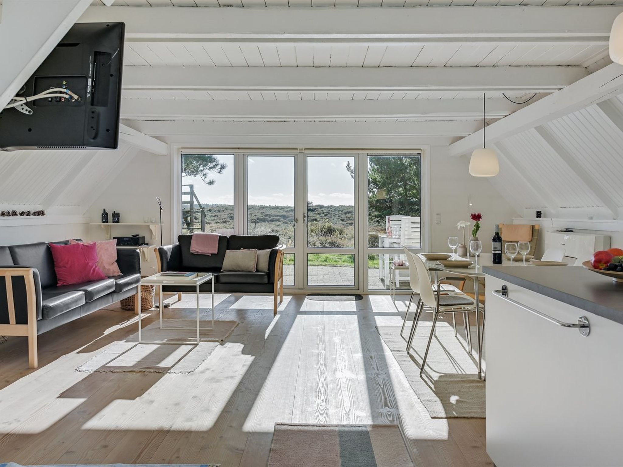 "Trana" - 2km from the sea - Binnen