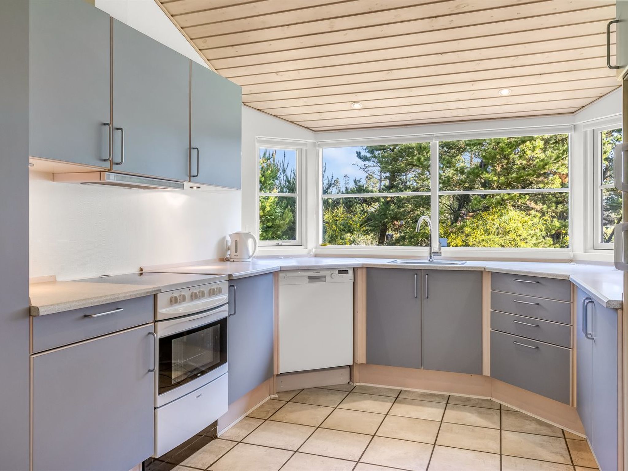 "Guthmund" - 1km from the sea — Kitchen / Dining Room (5 of 15)