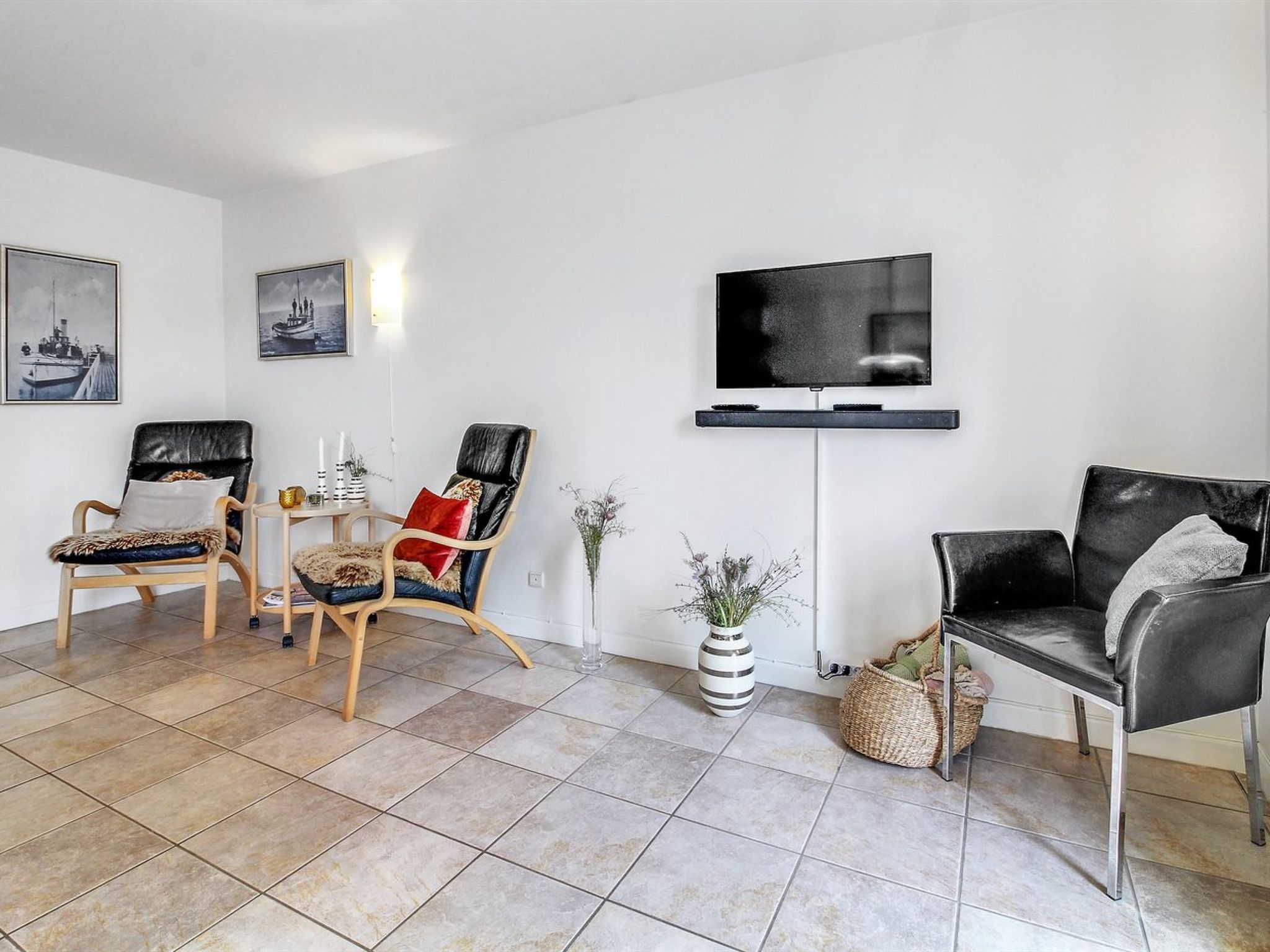 "Eda" - 3.5km from the sea - Binnen