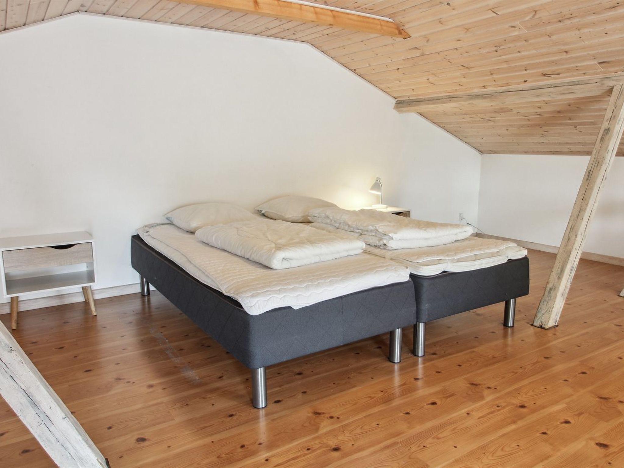 "Rea" - 5km from the sea-Inside