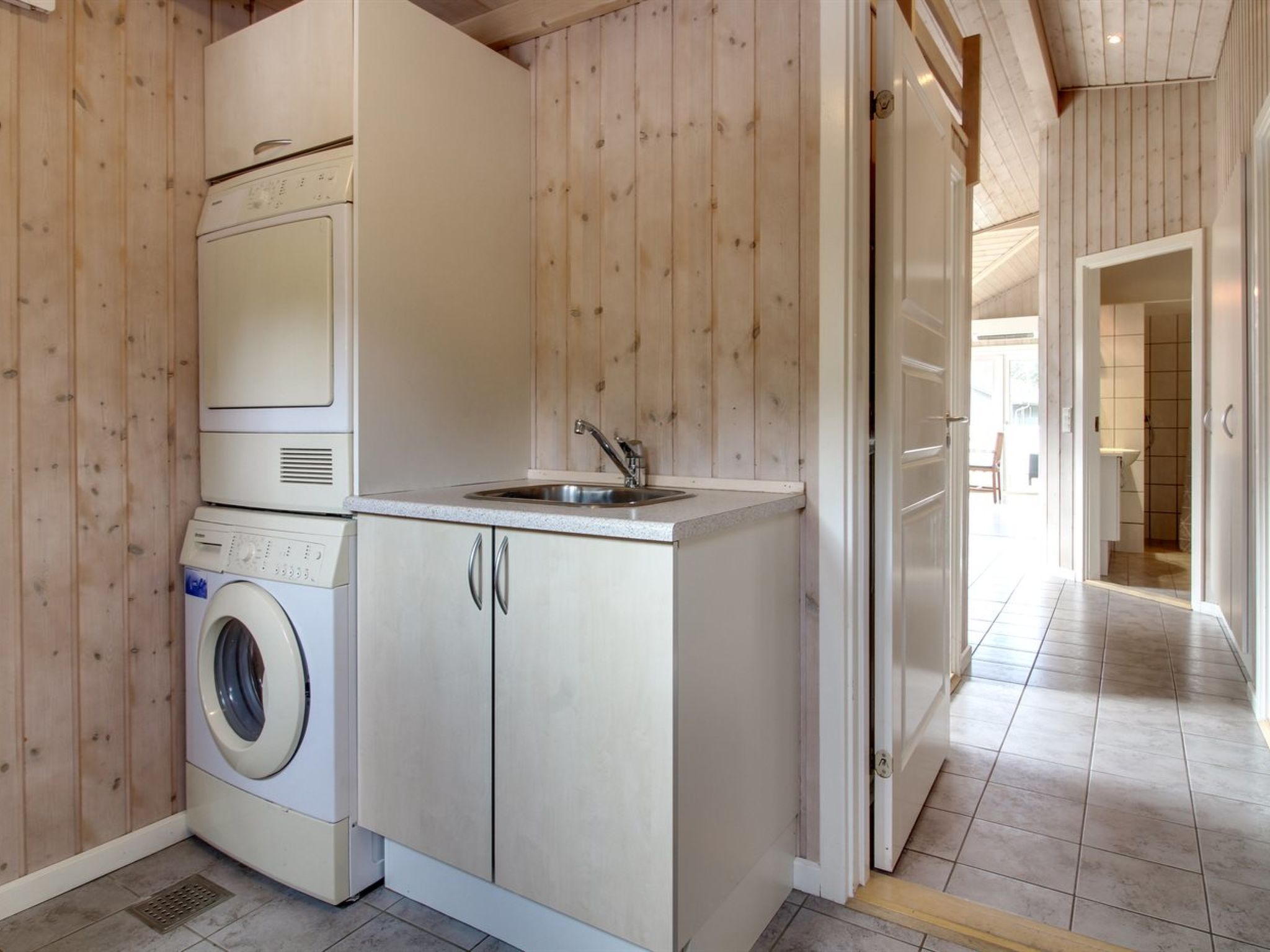 "Taisto" - 1.8km from the sea - Drinnen