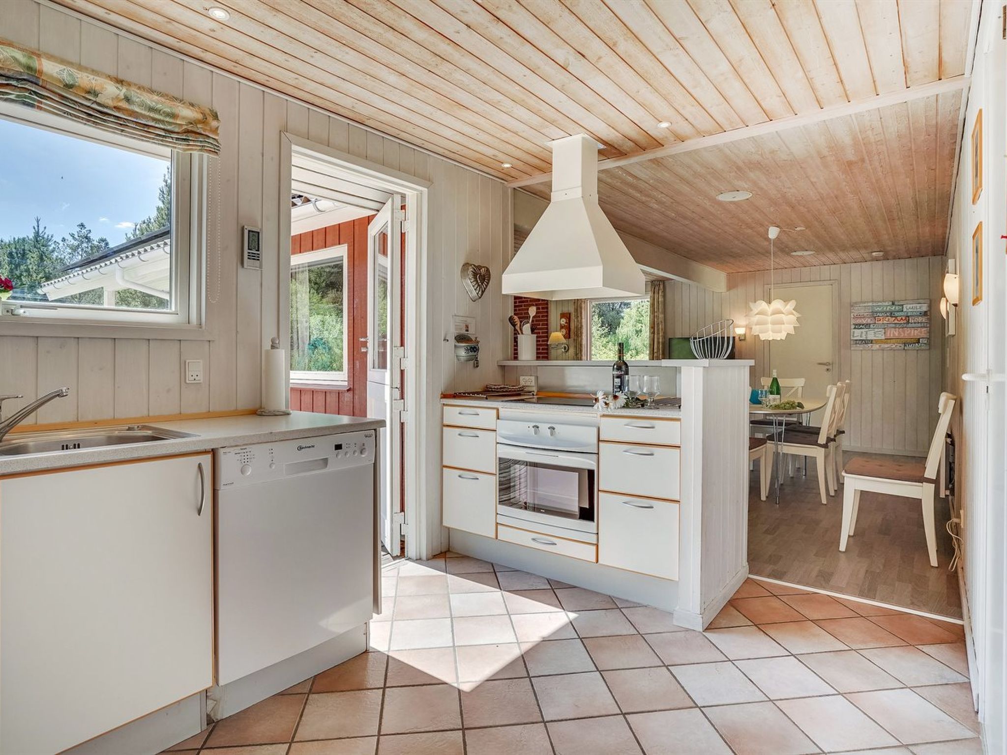 "Reidar" - 1km from the sea