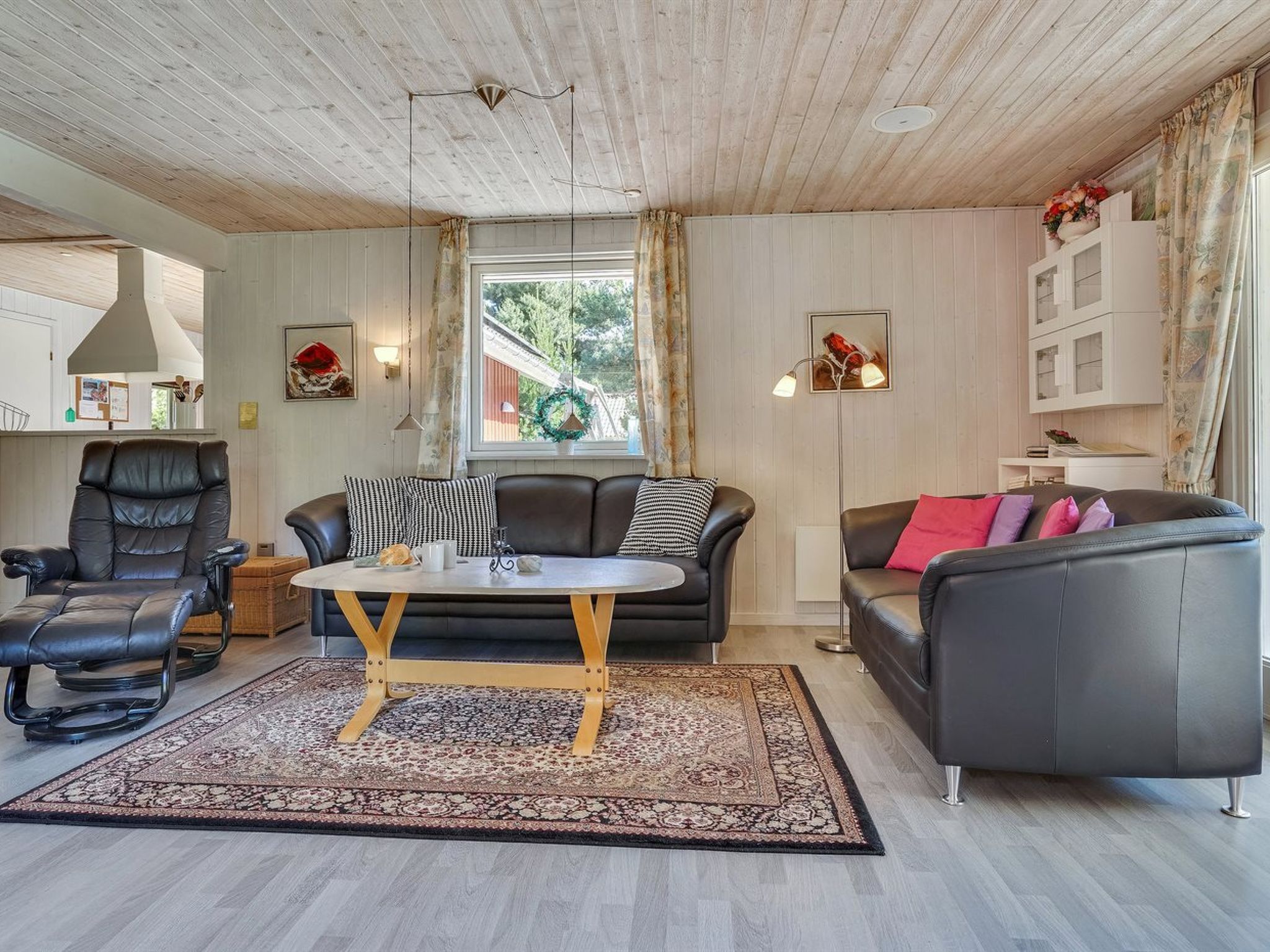 "Reidar" - 1km from the sea - Binnen