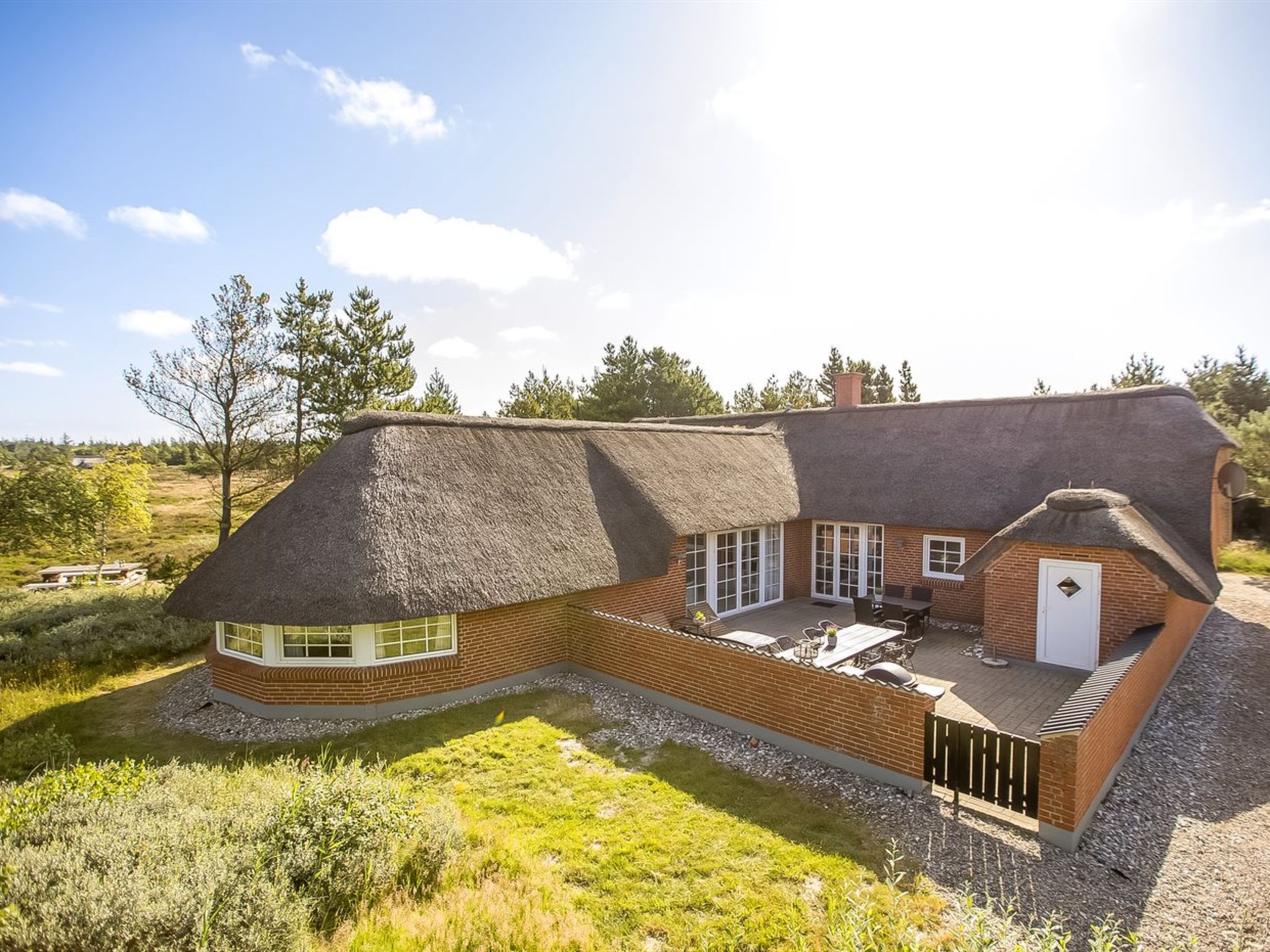 "Artan" - 2.6km from the sea-Outside