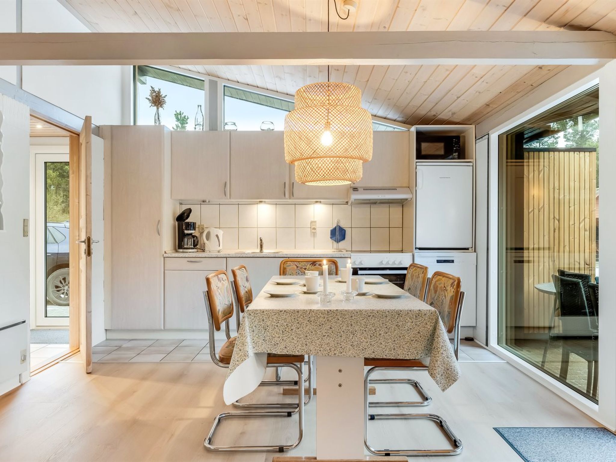 "Nila" - 750m from the sea - Drinnen