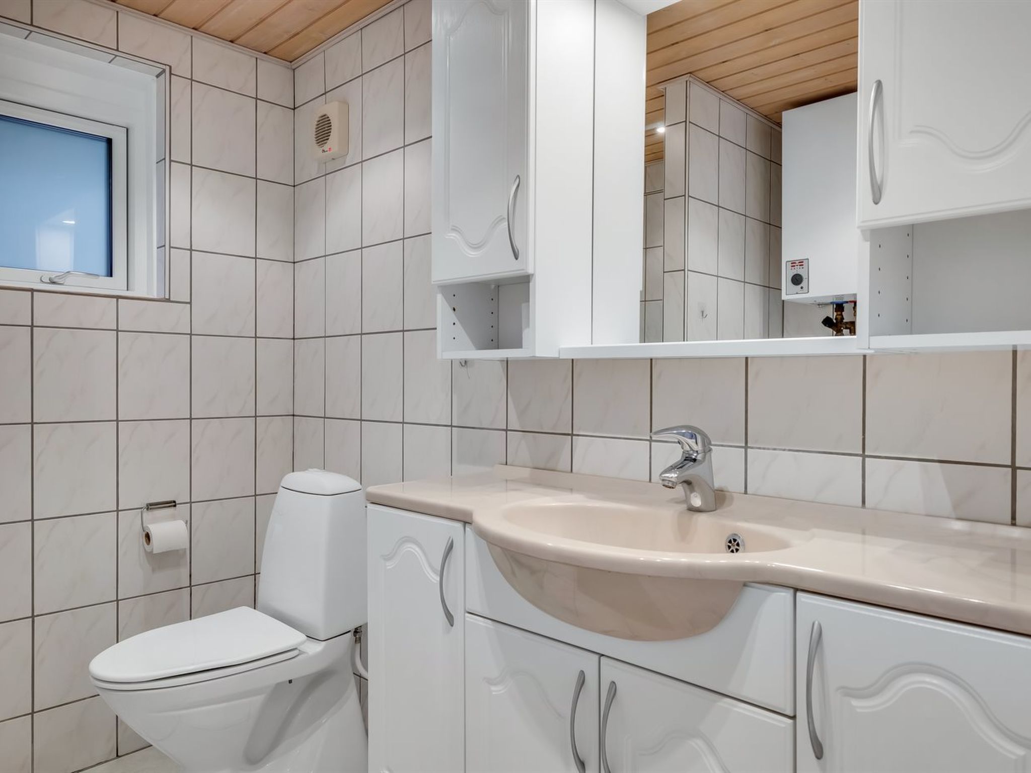 "Nila" - 750m from the sea - Drinnen