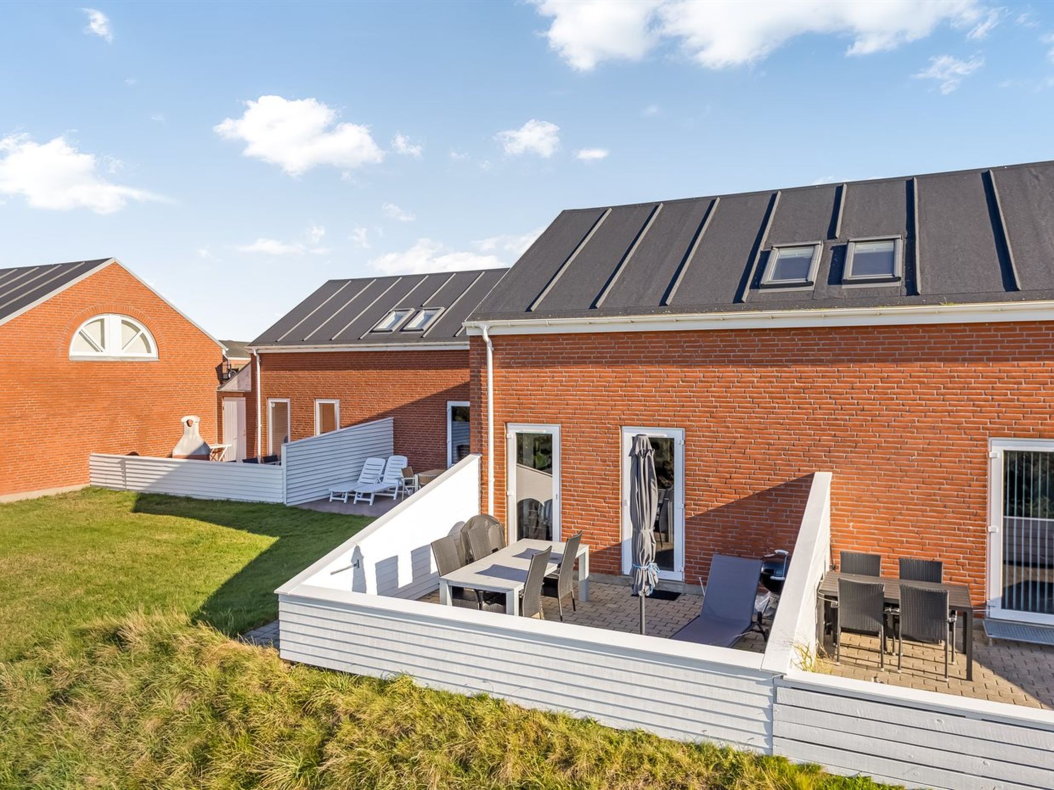 "Hugo" - 2.5km from the sea - Outside