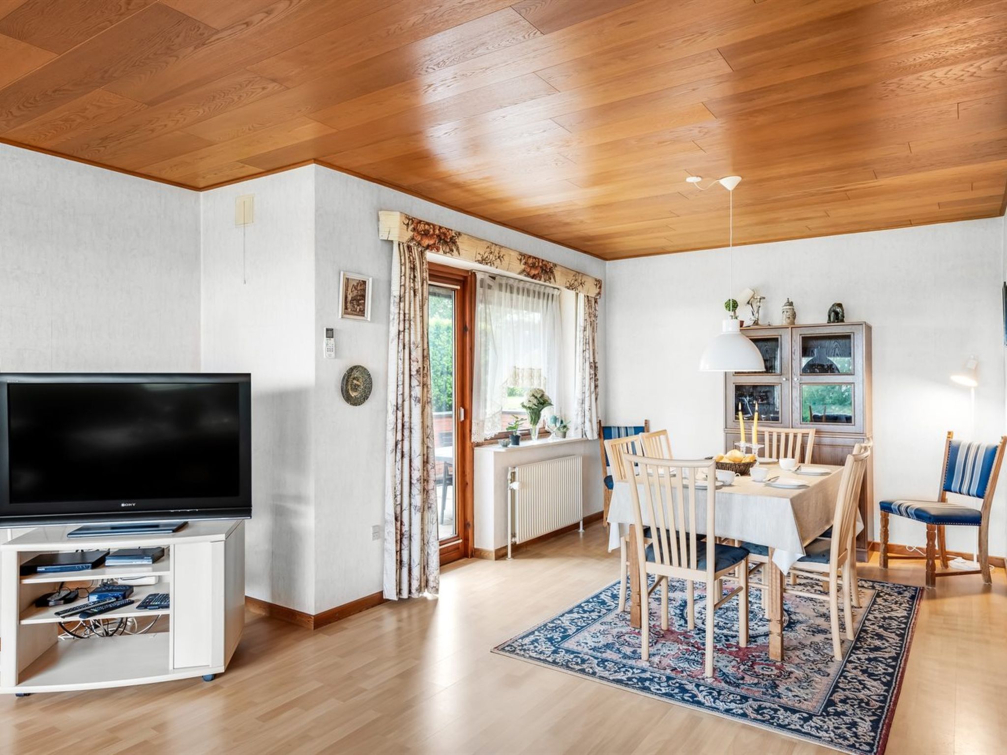 "Jalmari" - 3.5km from the sea - Binnen