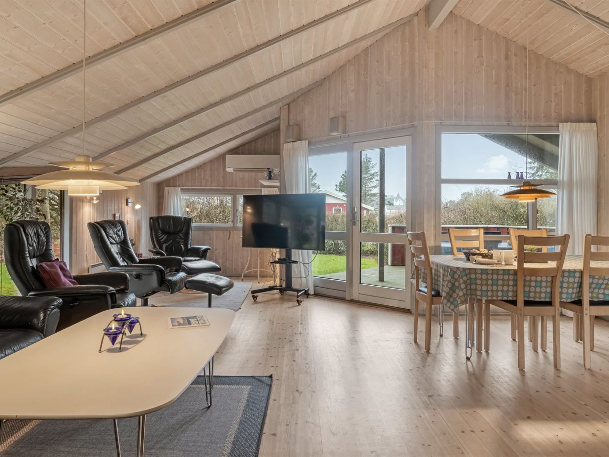 "Vivan" - 3.8km from the sea - Binnen