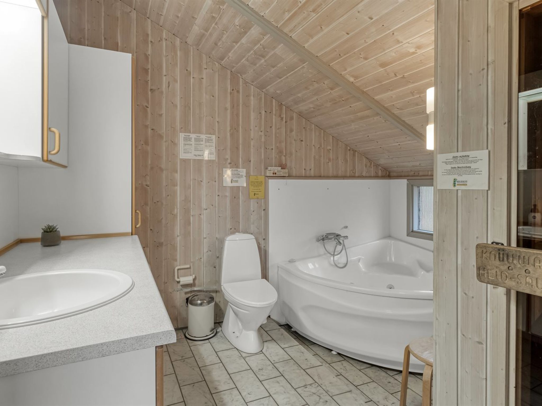 "Vivan" - 3.8km from the sea - Binnen