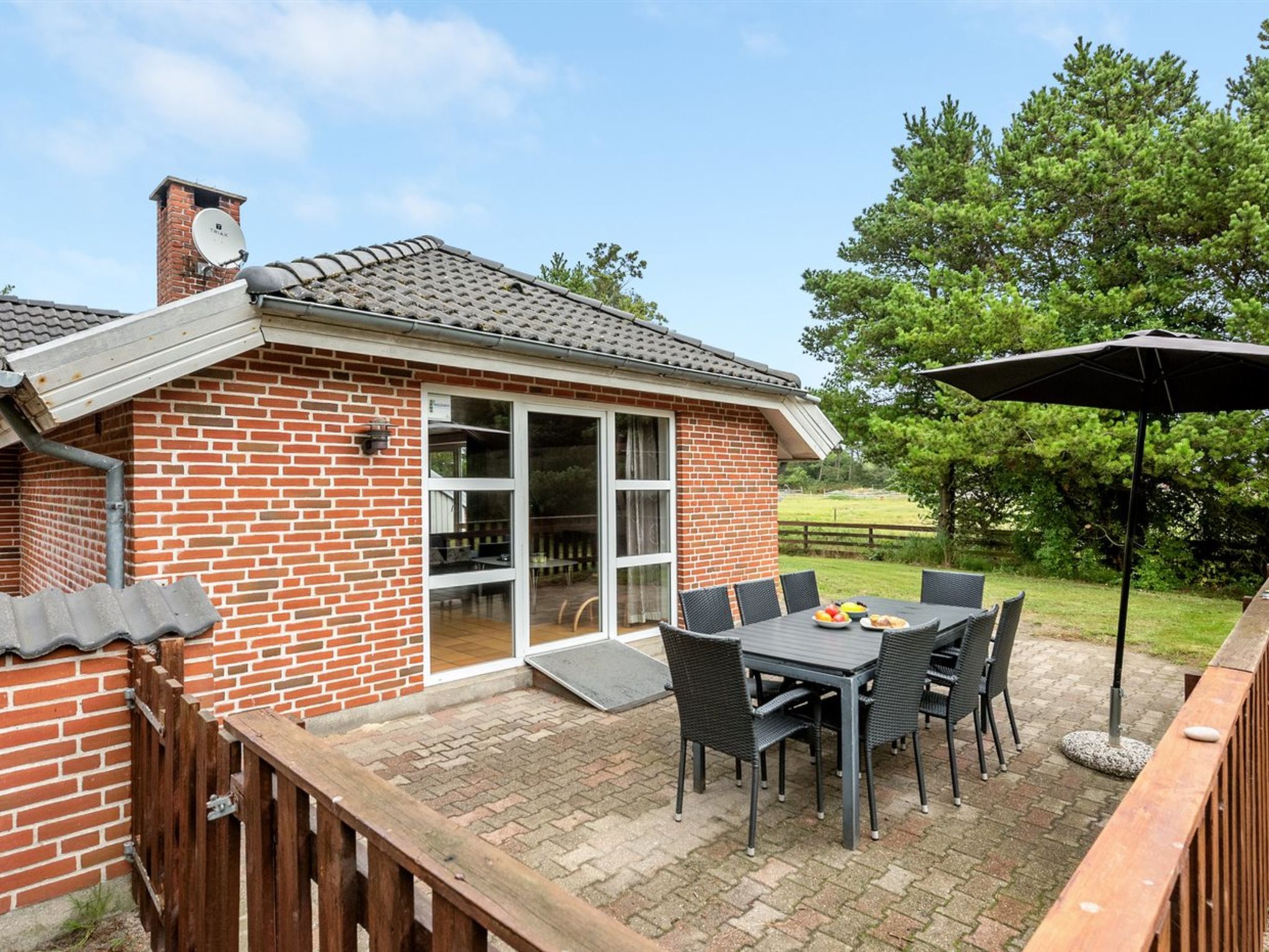 "Botulf" - 3.8km from the sea — Terrace (2 of 24)