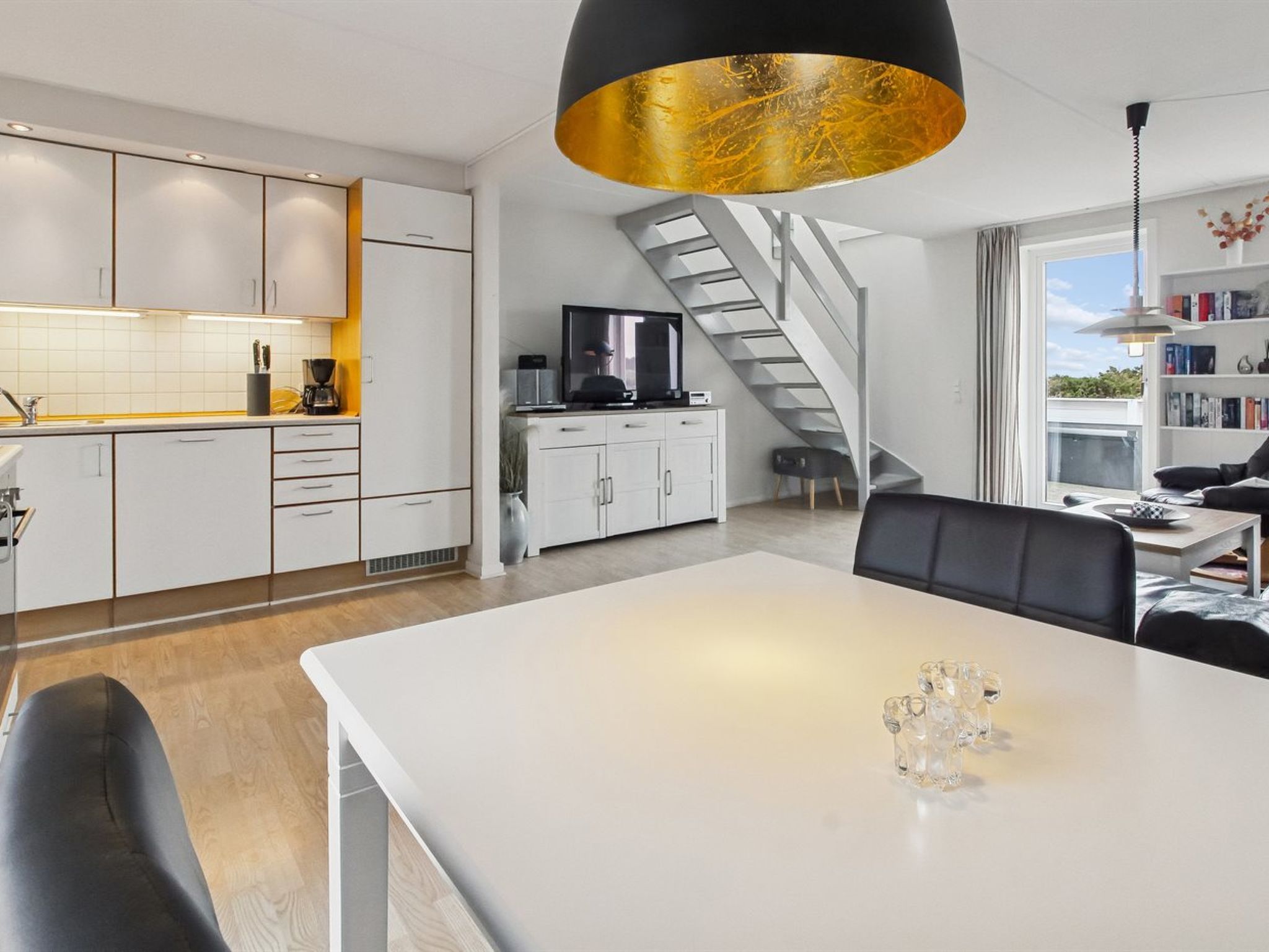 "Aappo" - 2.3km from the sea