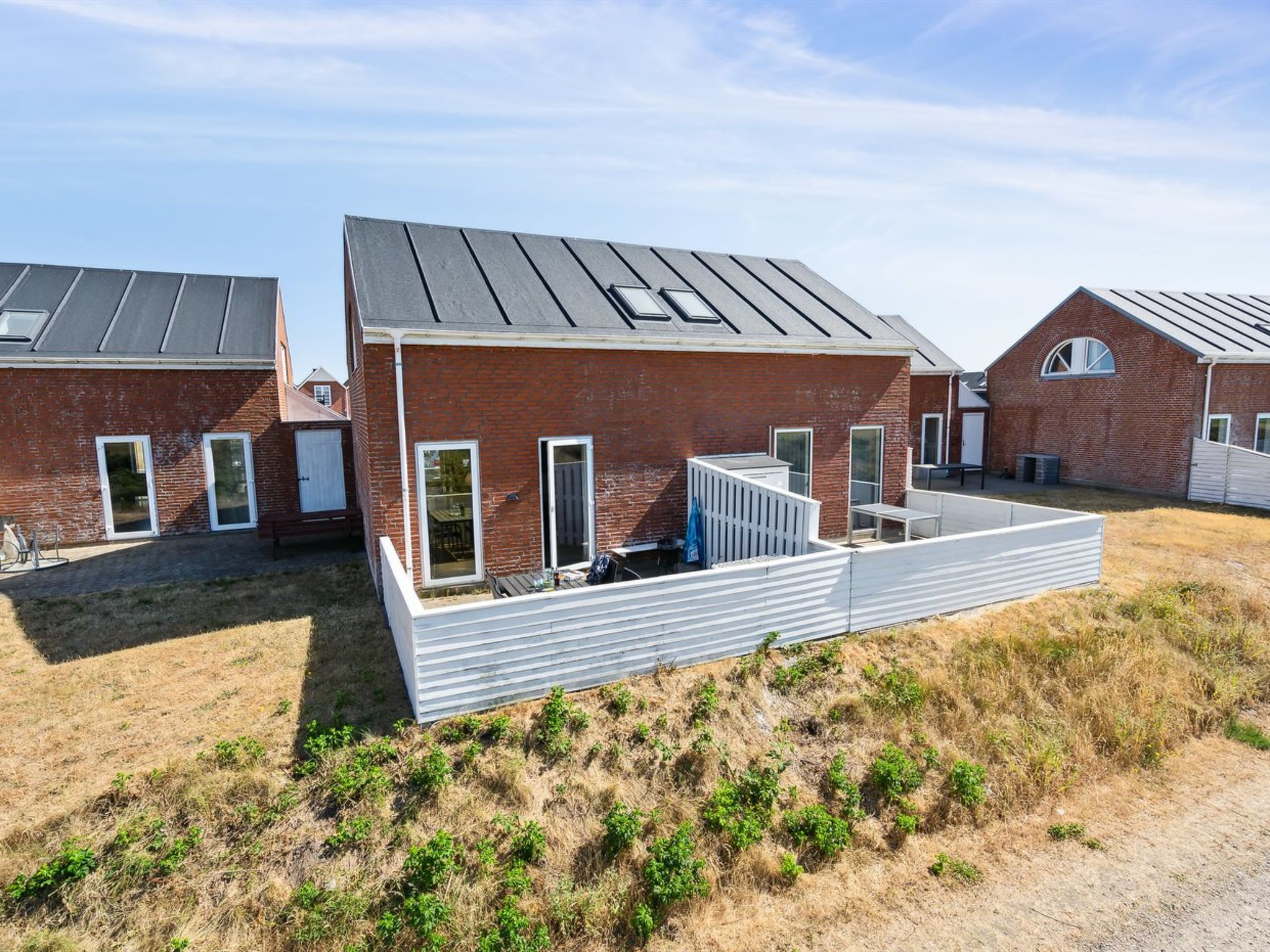 "Aappo" - 2.3km from the sea", 2-Zimmer-Wohnung 73 m2. Objekt geeignet für 4 Erwachsene. Wohnzimmer mit TV, CD, Stereoanlage und DVD. 1 Zimmer mit 2 Betten. 1 Zimmer mit 1 Doppelbett. Küche (Backofe..