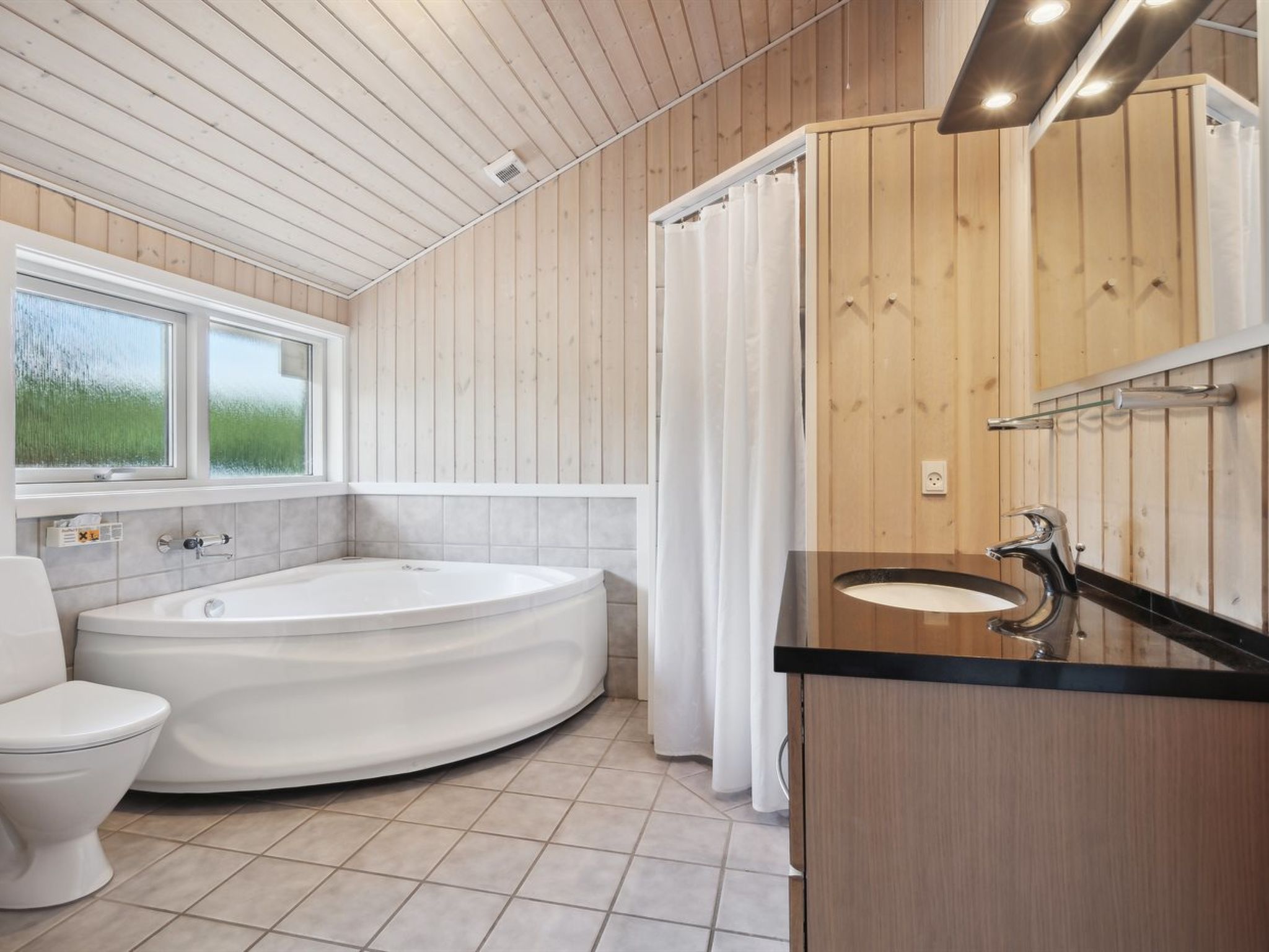 "Athalia" - 2.4km from the sea - Binnen